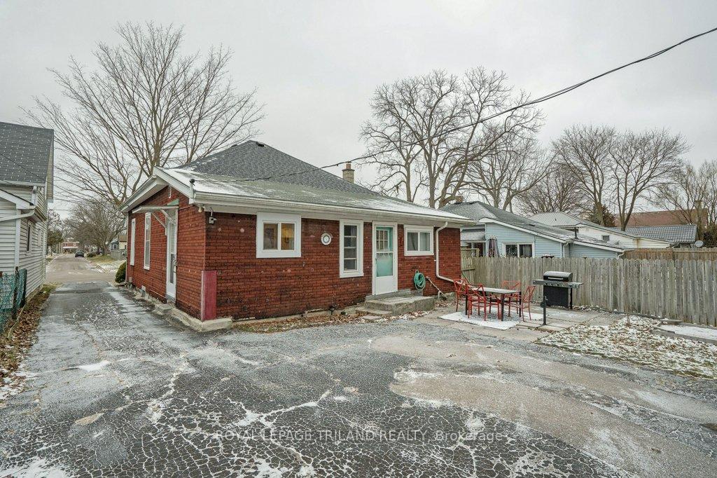 Photo 32 of 39 Woodworth Avenue, St. Thomas — HOMEH