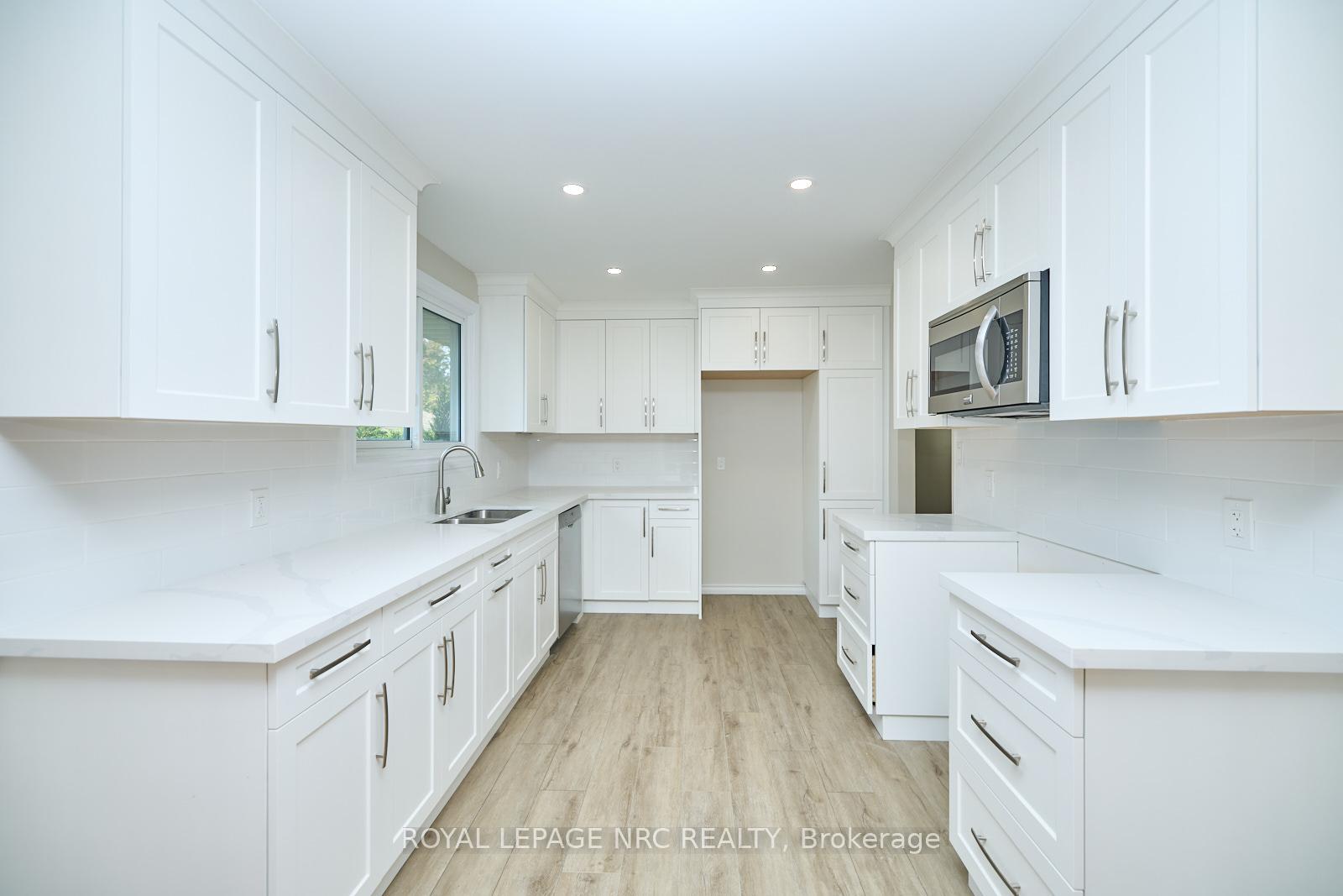 Photo 13 of 17 Kilkenny Drive, St. Catharines, Lakeshore — HOMEH