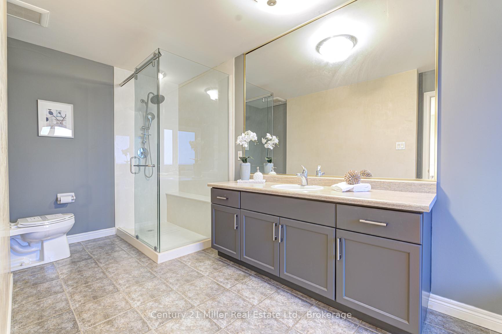 Photo 5 of 487 Dewitt Road, Hamilton, Lakeshore — HOMEH