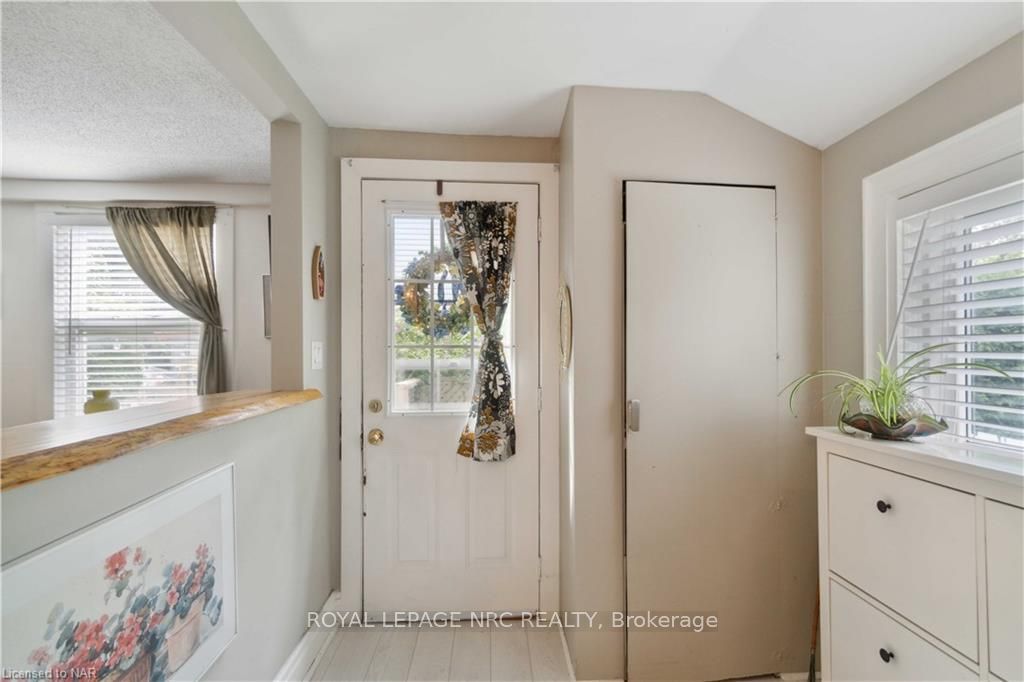 Photo 3 of 18 Rose Street, St. Catharines, Grapeview — HOMEH