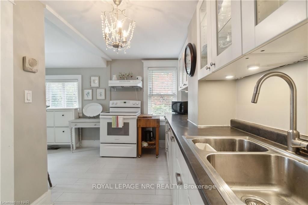Photo 7 of 18 Rose Street, St. Catharines, Grapeview — HOMEH