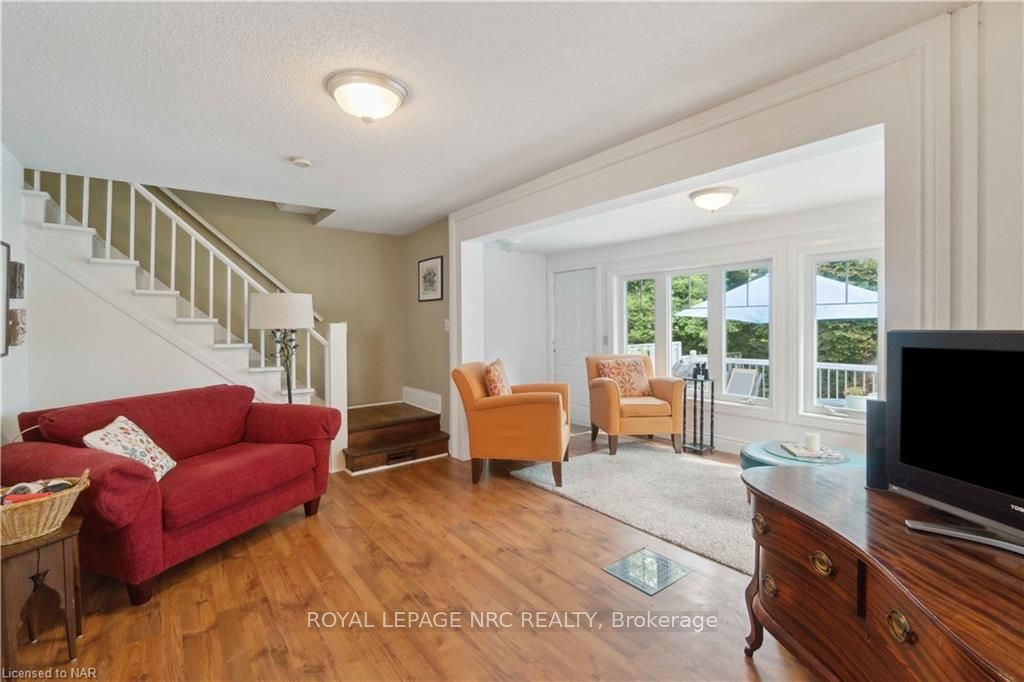 Photo 13 of 18 Rose Street, St. Catharines, Grapeview — HOMEH