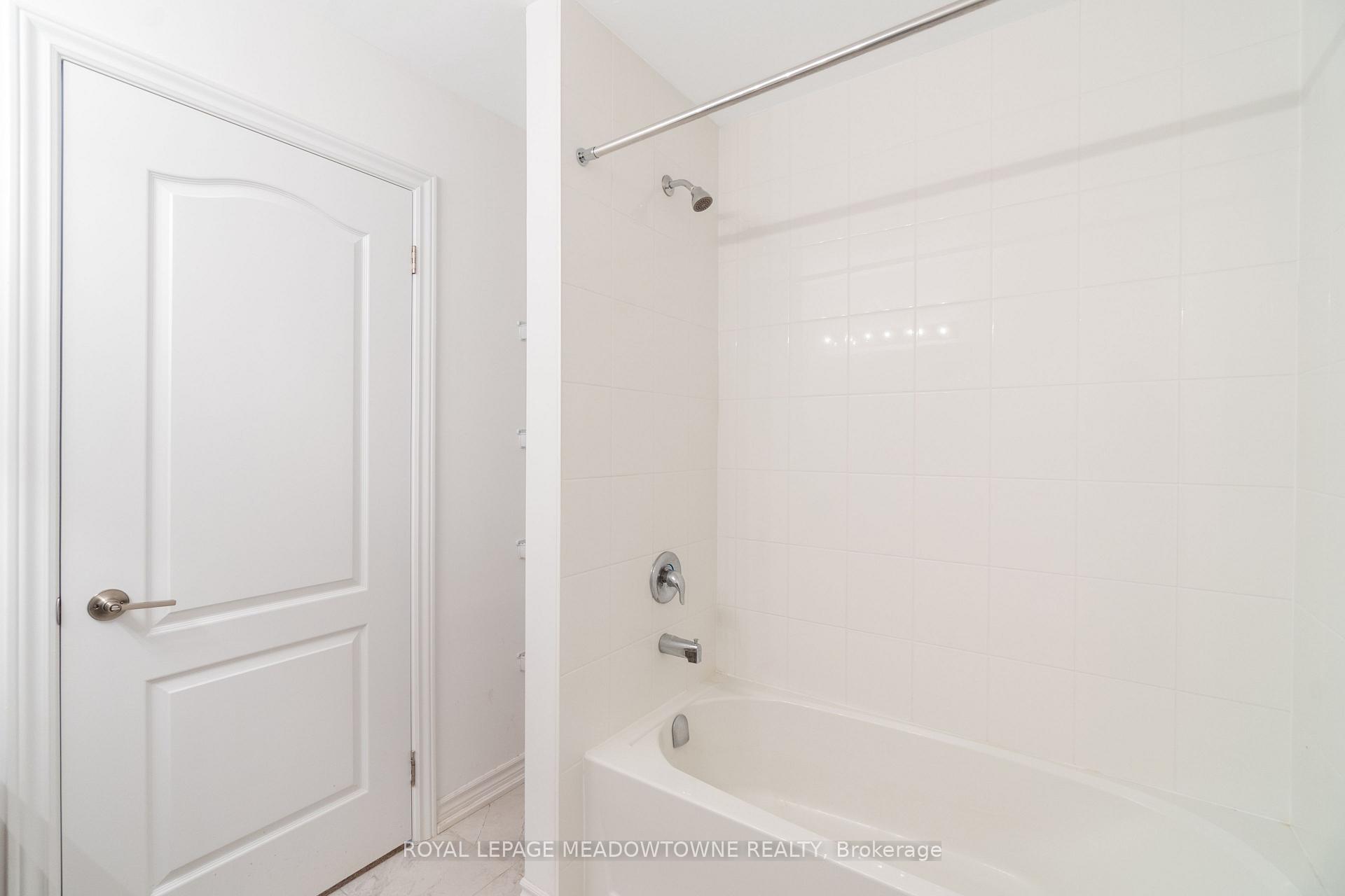 Photo 19 of 17 Andean Lane, Barrie, Rural Barrie Southwest — HOMEH