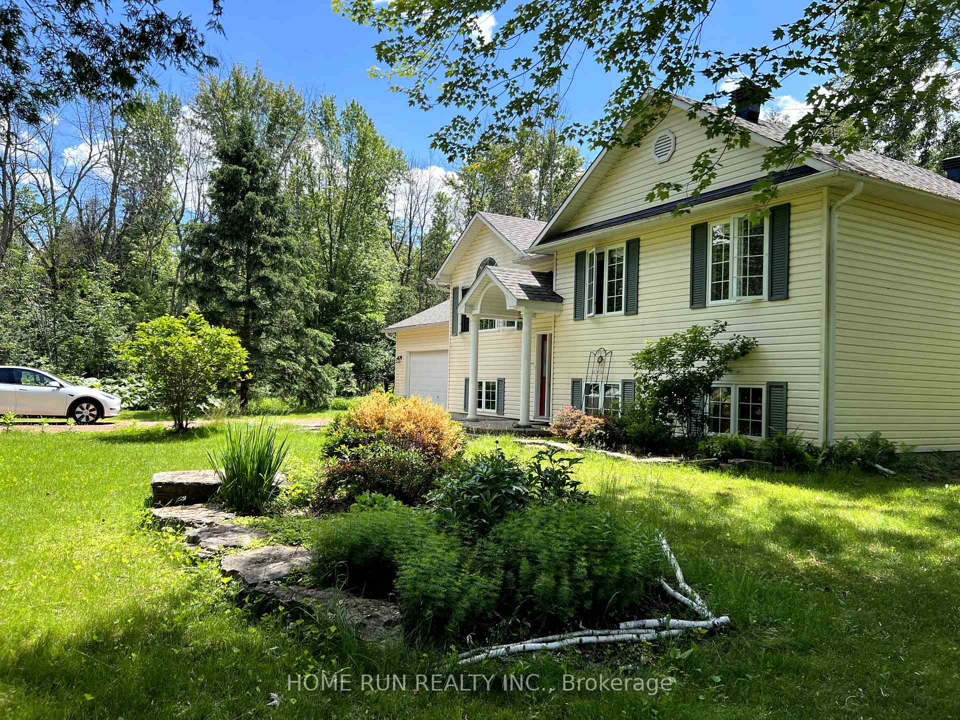 Photo 2 of 129 Wagon Drive, Ottawa, Dunrobin Shores — HOMEH
