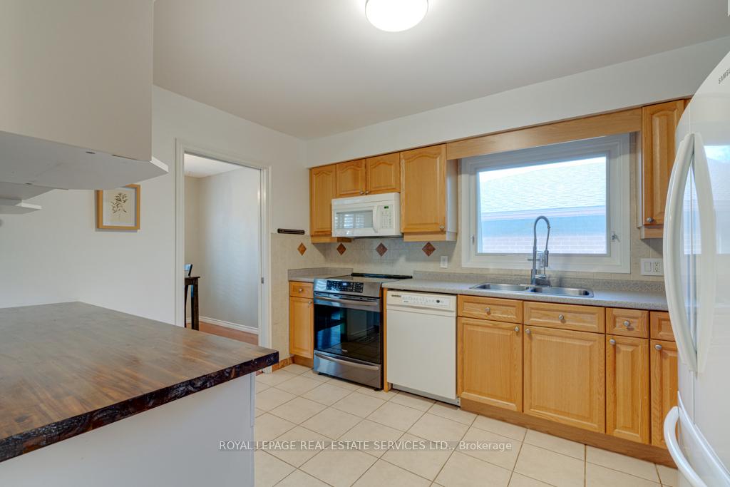 Photo 11 of 47 Westfield Drive, St. Catharines, Fairview — HOMEH