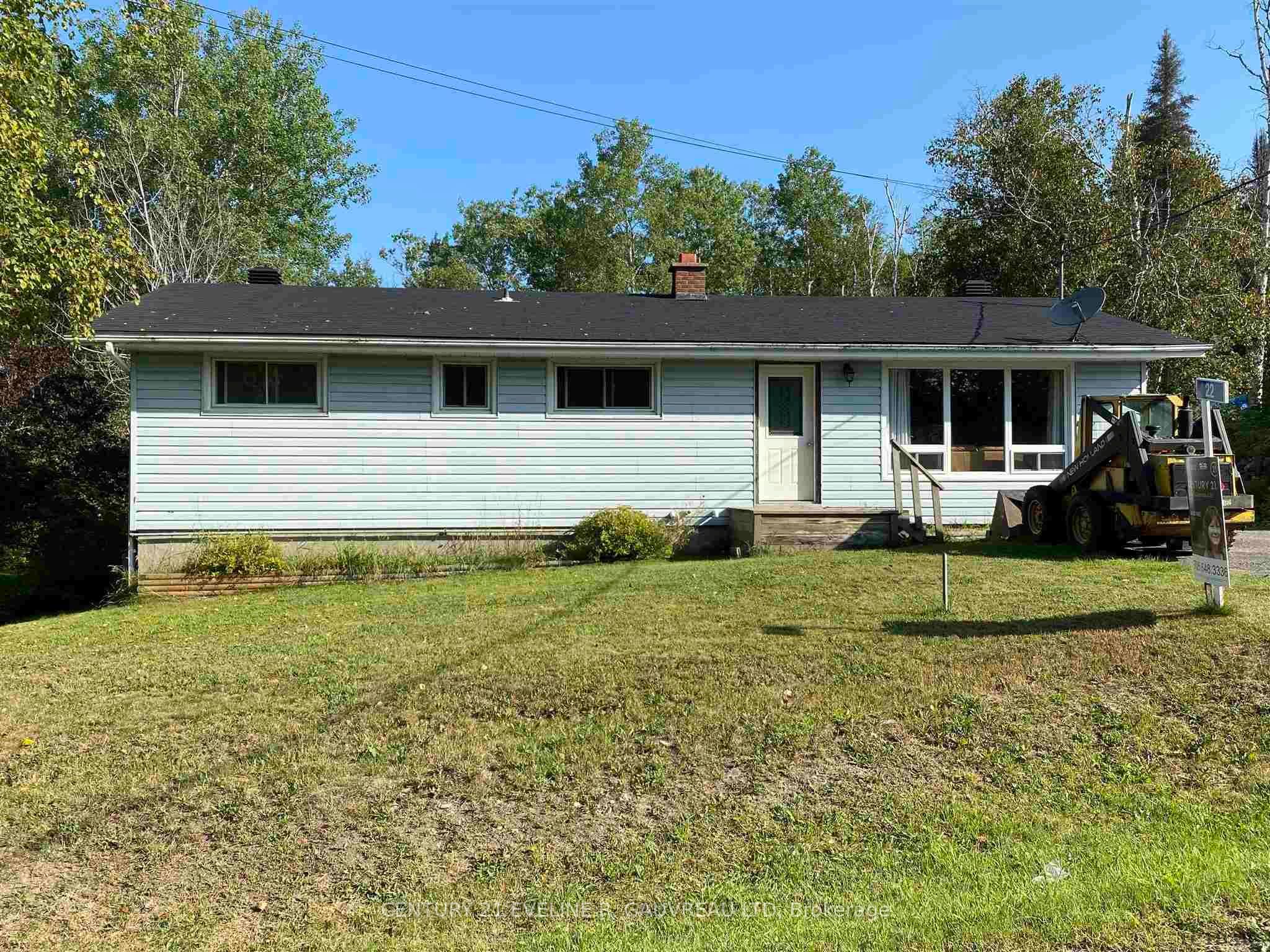 Photo 2 of 22 Birch Crescent, Temagami — HOMEH