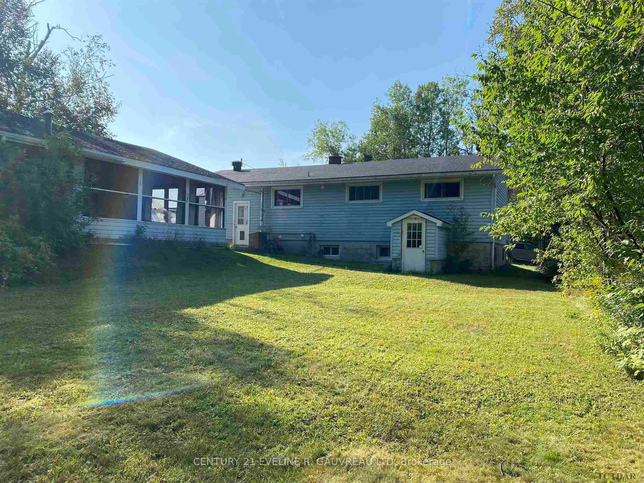Photo 3 of 22 Birch Crescent, Temagami — HOMEH