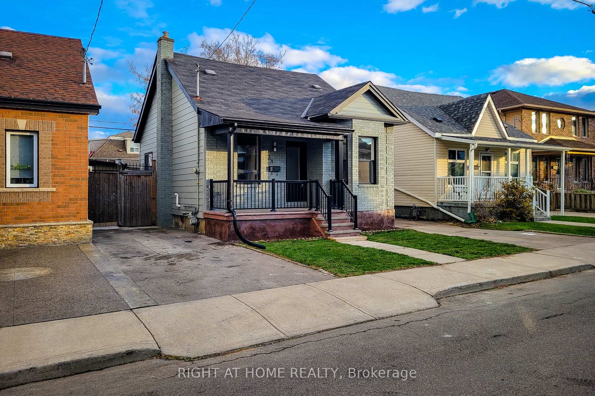 Photo 2 of 38 Clyde Street, Hamilton, Landsdale — HOMEH