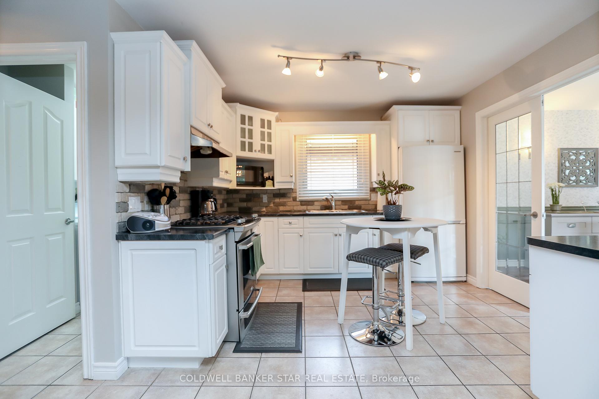 Photo 11 of 7 Wright Crescent, St. Thomas — HOMEH