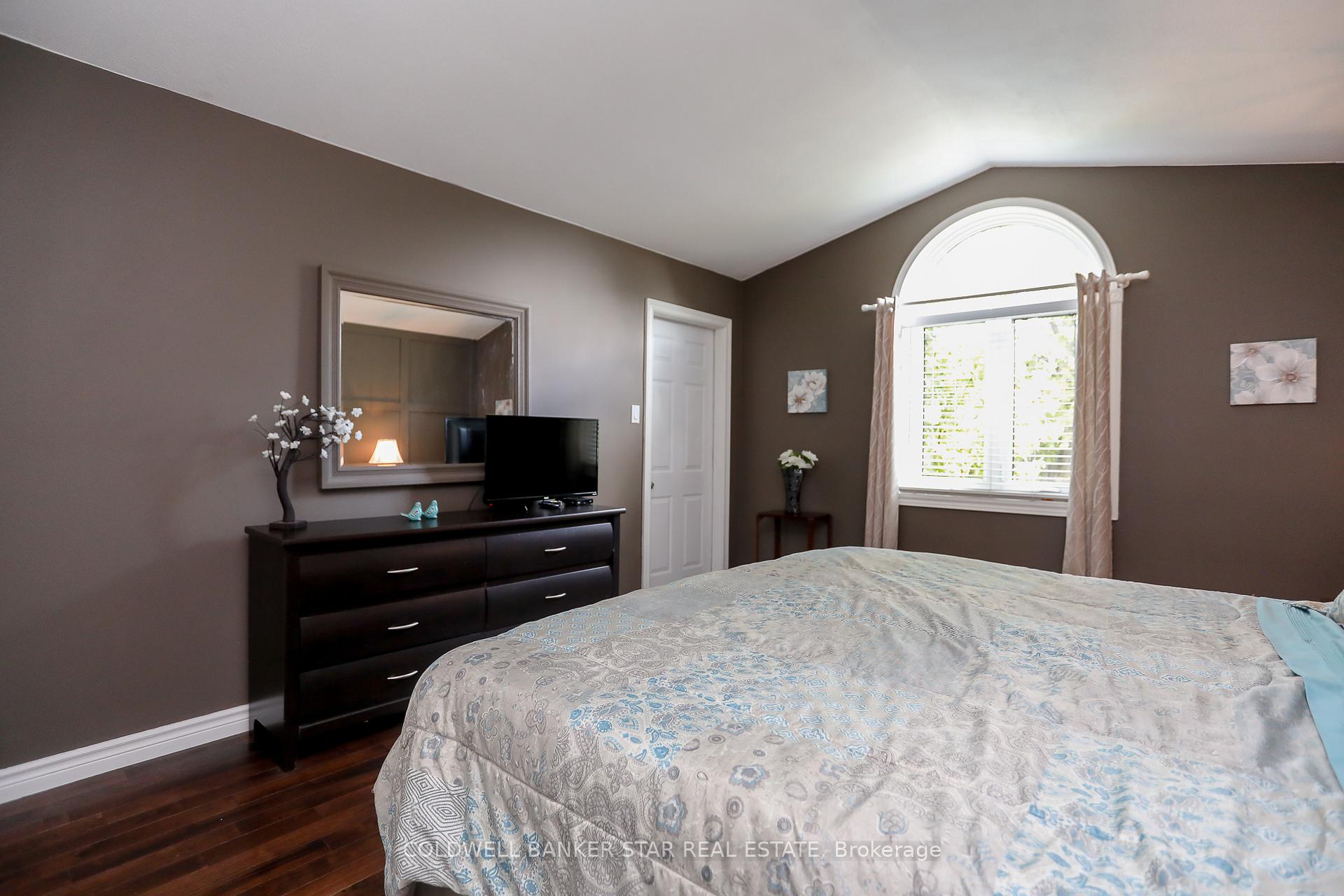 Photo 17 of 7 Wright Crescent, St. Thomas — HOMEH