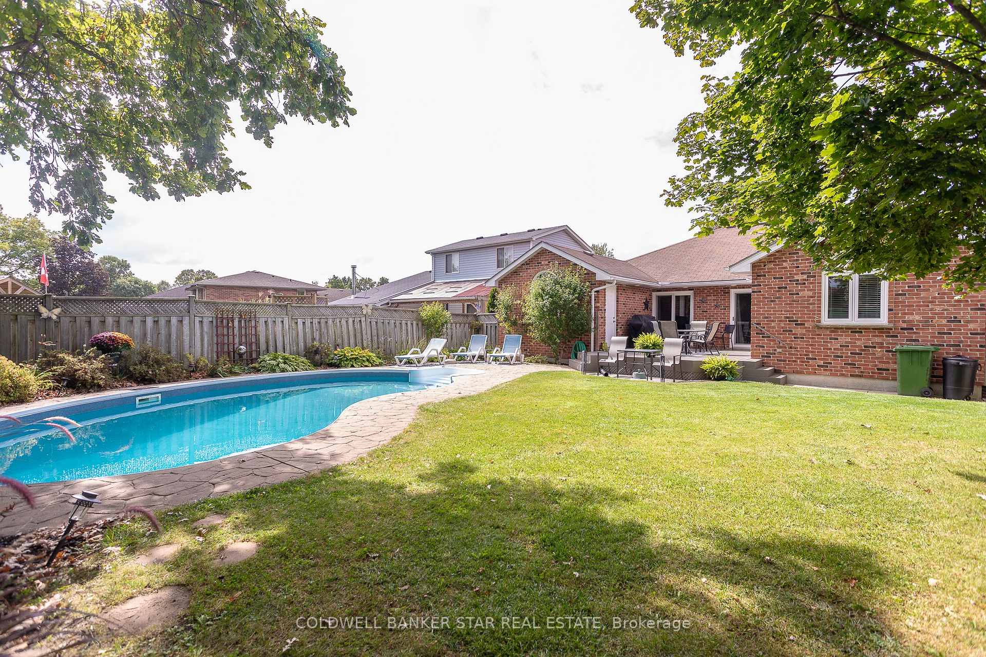 Photo 37 of 7 Wright Crescent, St. Thomas — HOMEH