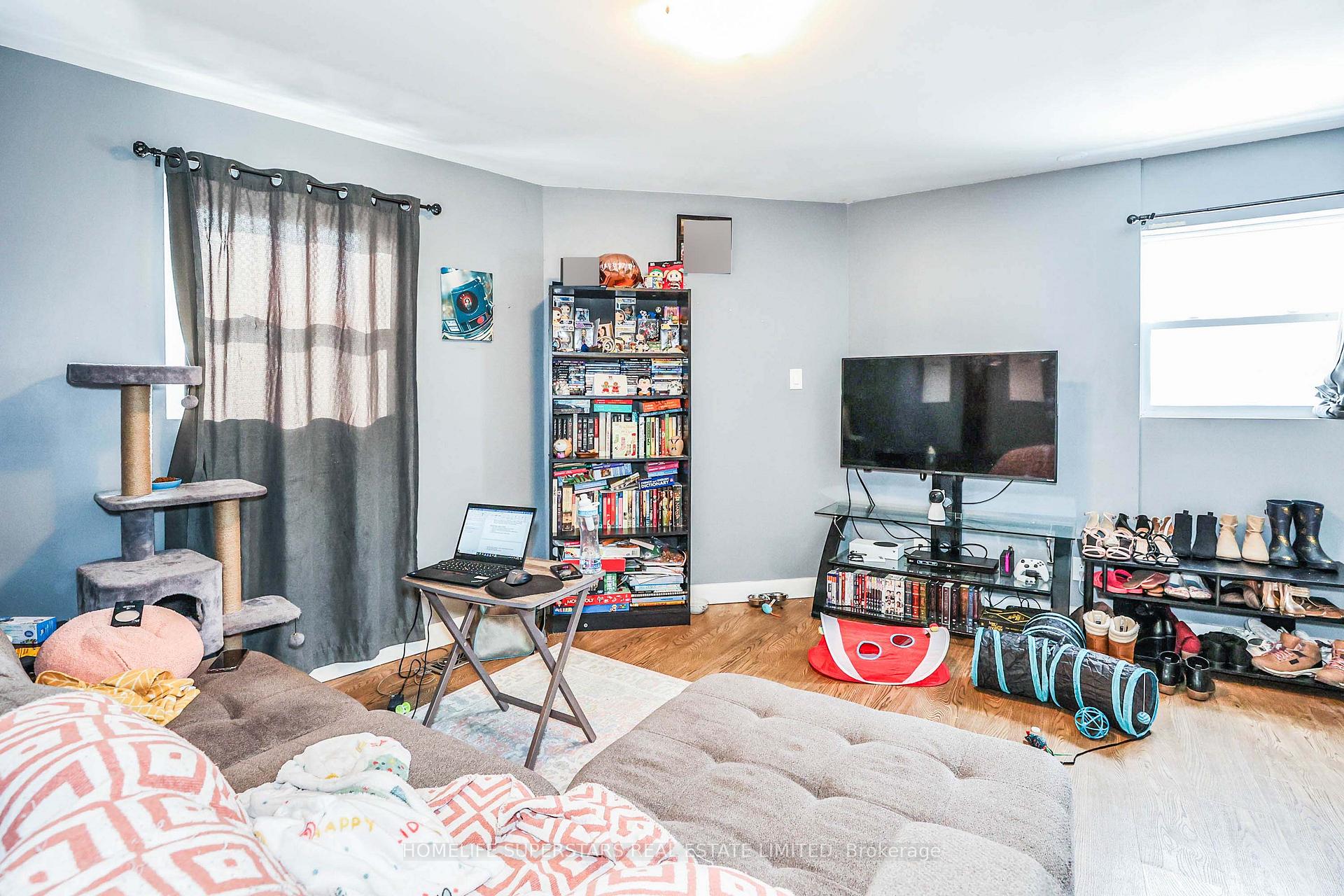 Photo 3 of 205 Queenston Street E, St. Catharines, E. Chester — HOMEH