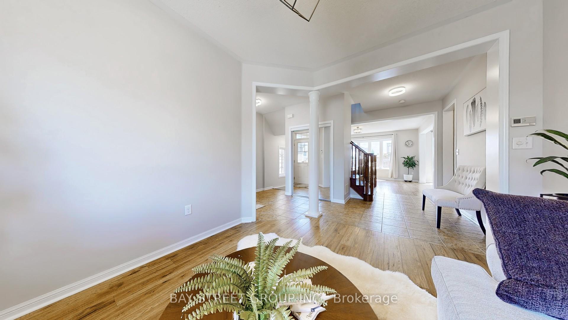 Photo 6 of 76 Roelfson Drive, Hamilton, Meadowlands — HOMEH