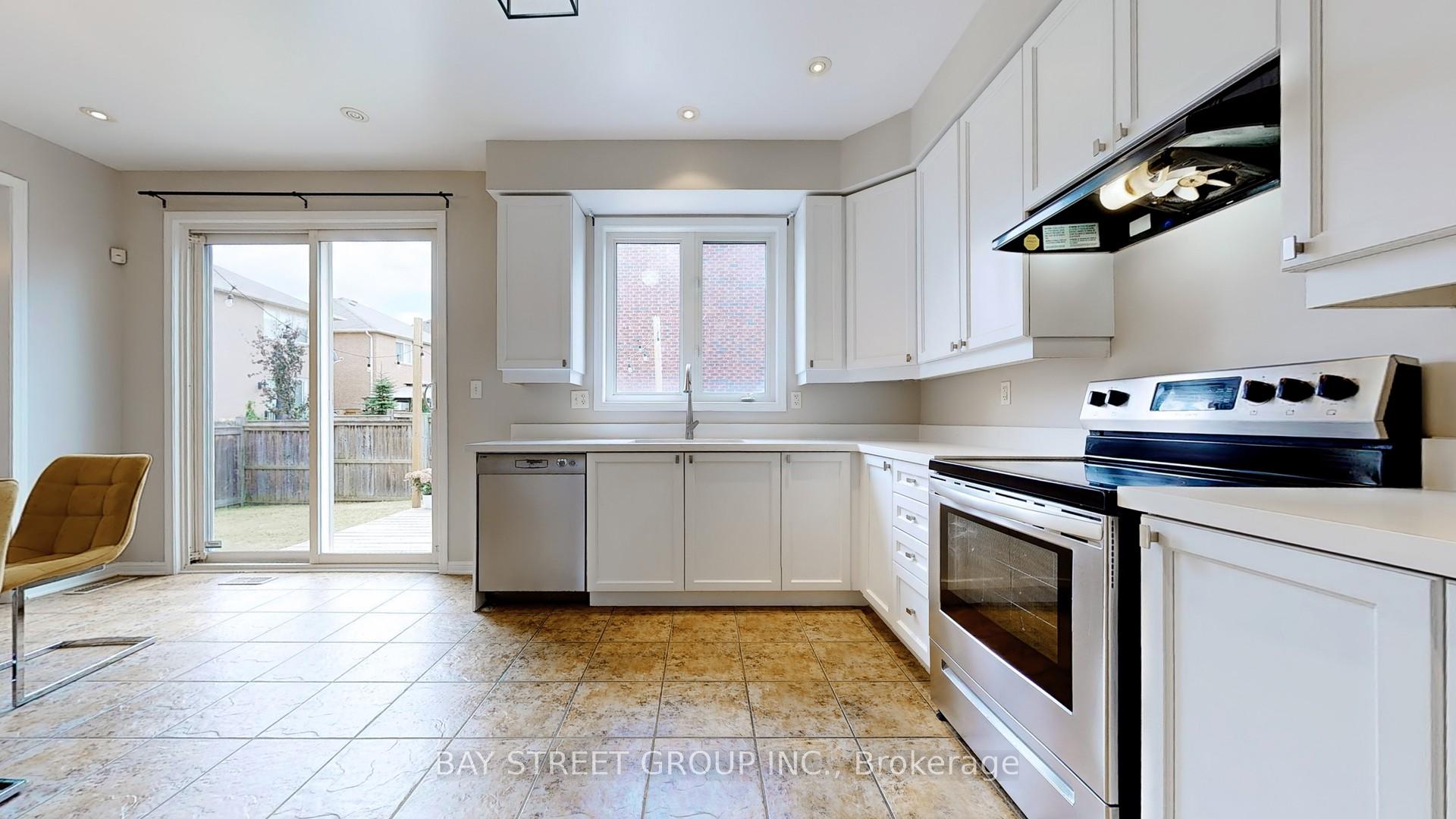 Photo 11 of 76 Roelfson Drive, Hamilton, Meadowlands — HOMEH