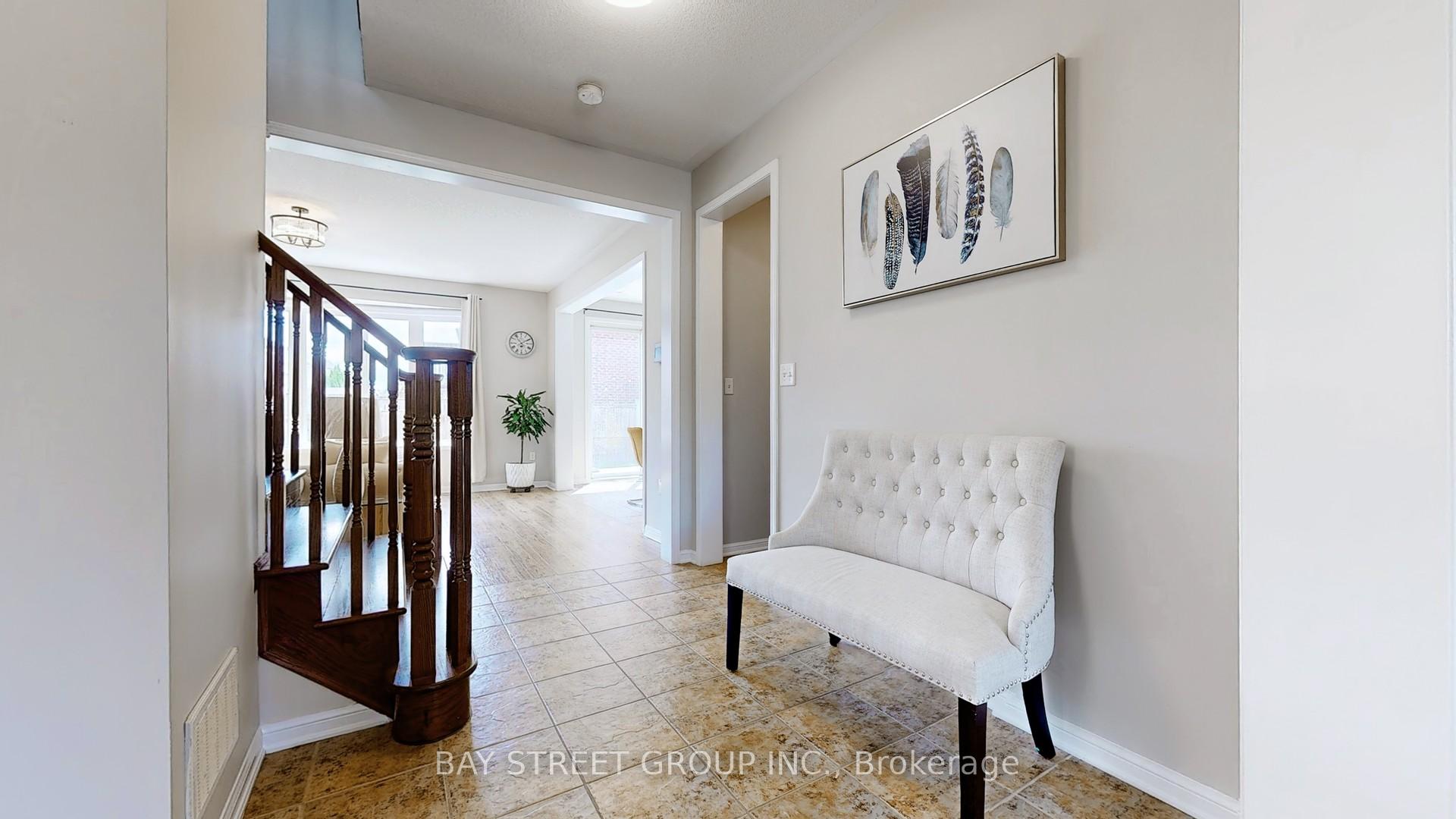 Photo 14 of 76 Roelfson Drive, Hamilton, Meadowlands — HOMEH