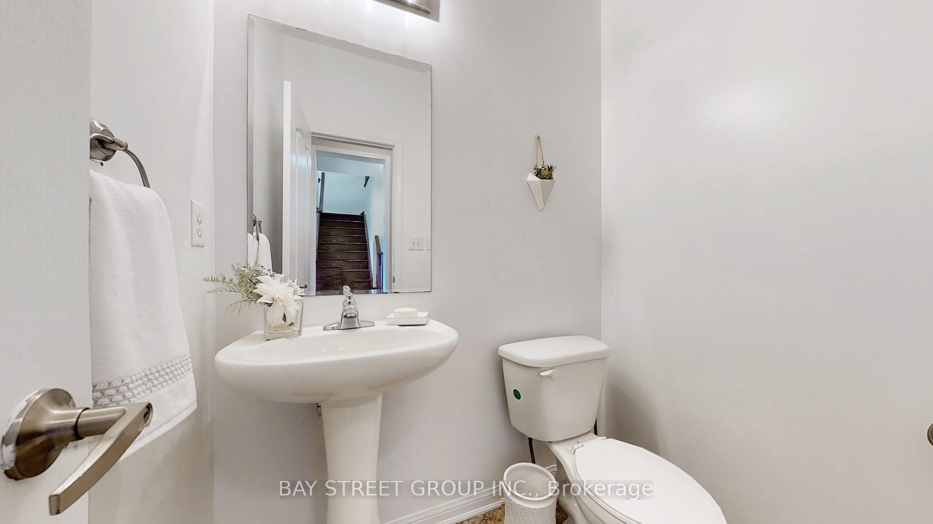 Photo 15 of 76 Roelfson Drive, Hamilton, Meadowlands — HOMEH