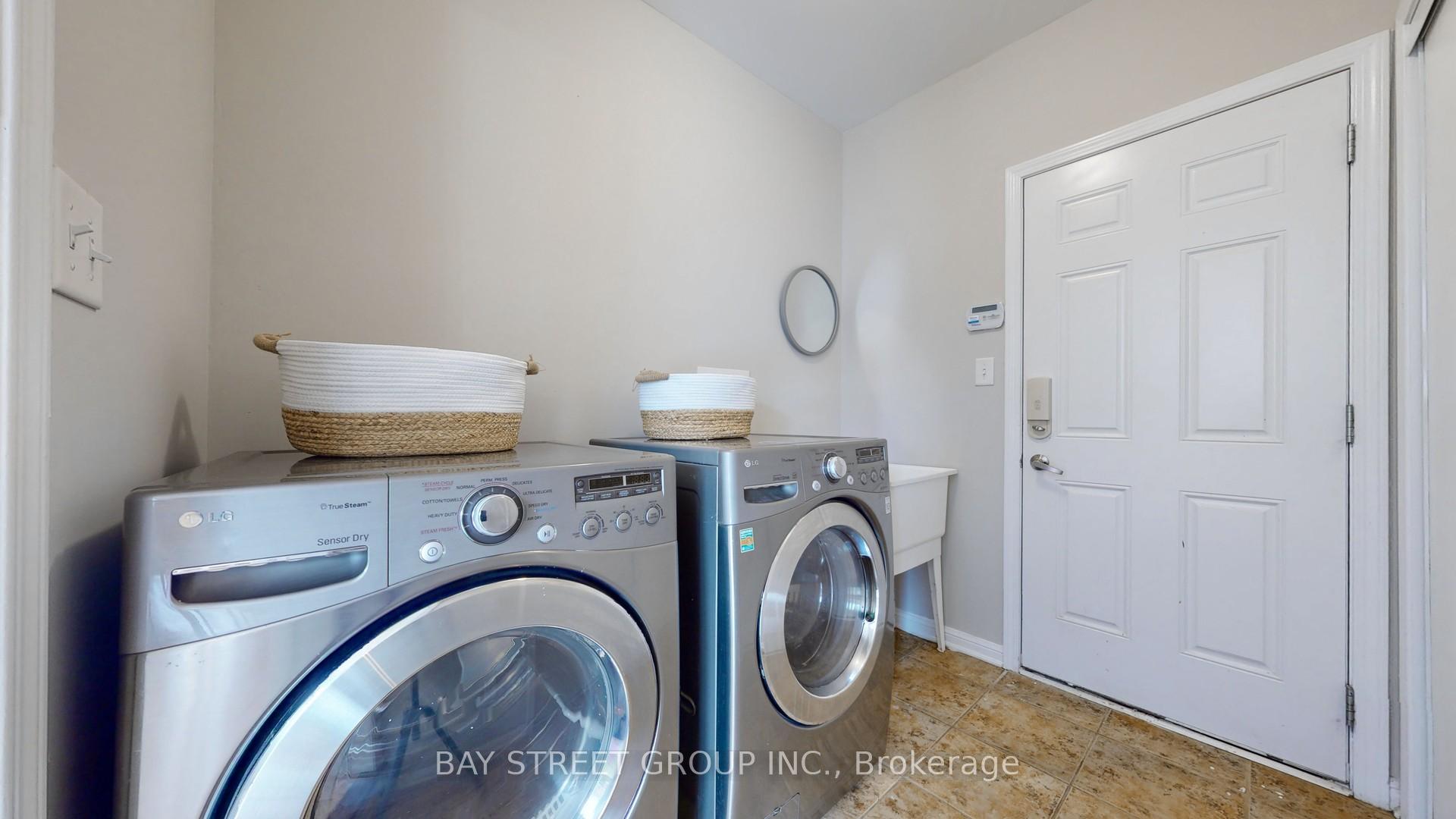 Photo 16 of 76 Roelfson Drive, Hamilton, Meadowlands — HOMEH