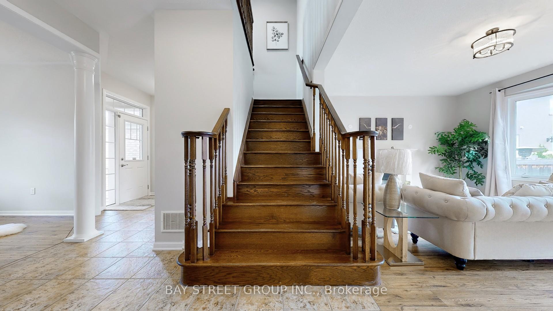 Photo 17 of 76 Roelfson Drive, Hamilton, Meadowlands — HOMEH