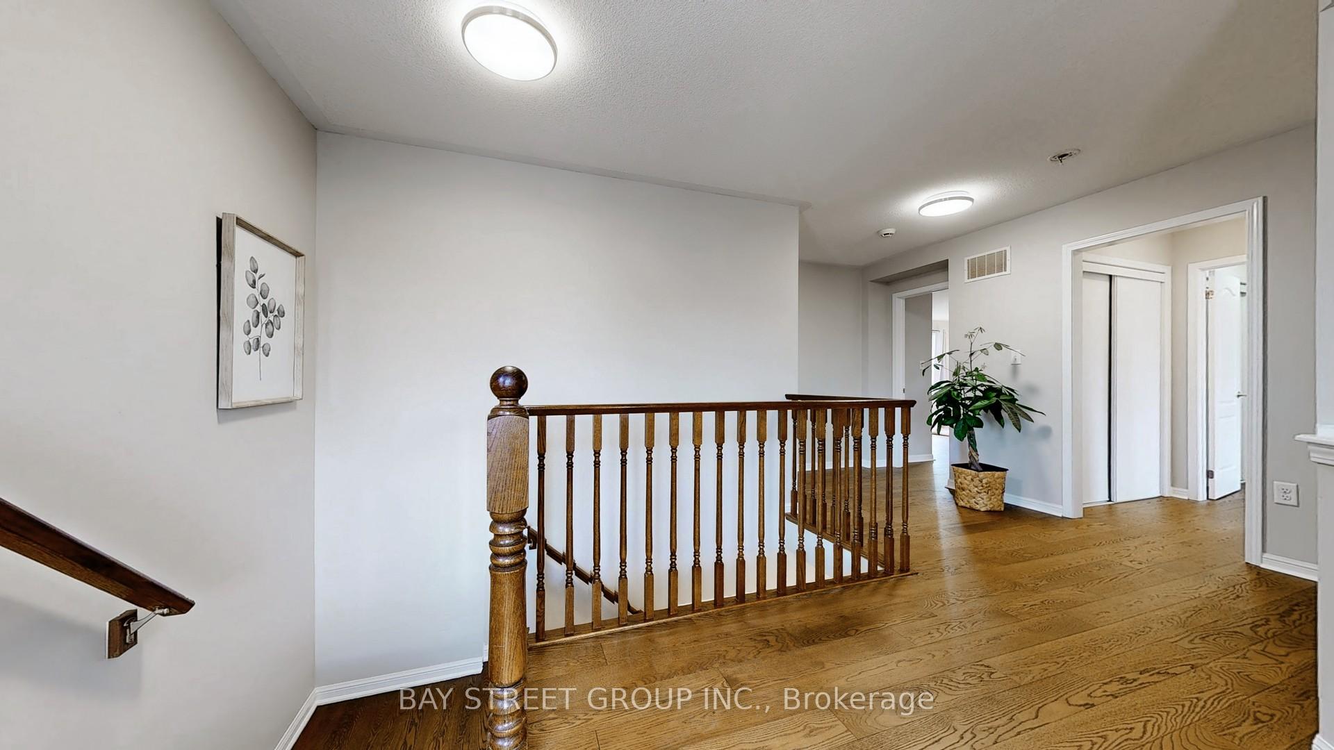 Photo 18 of 76 Roelfson Drive, Hamilton, Meadowlands — HOMEH