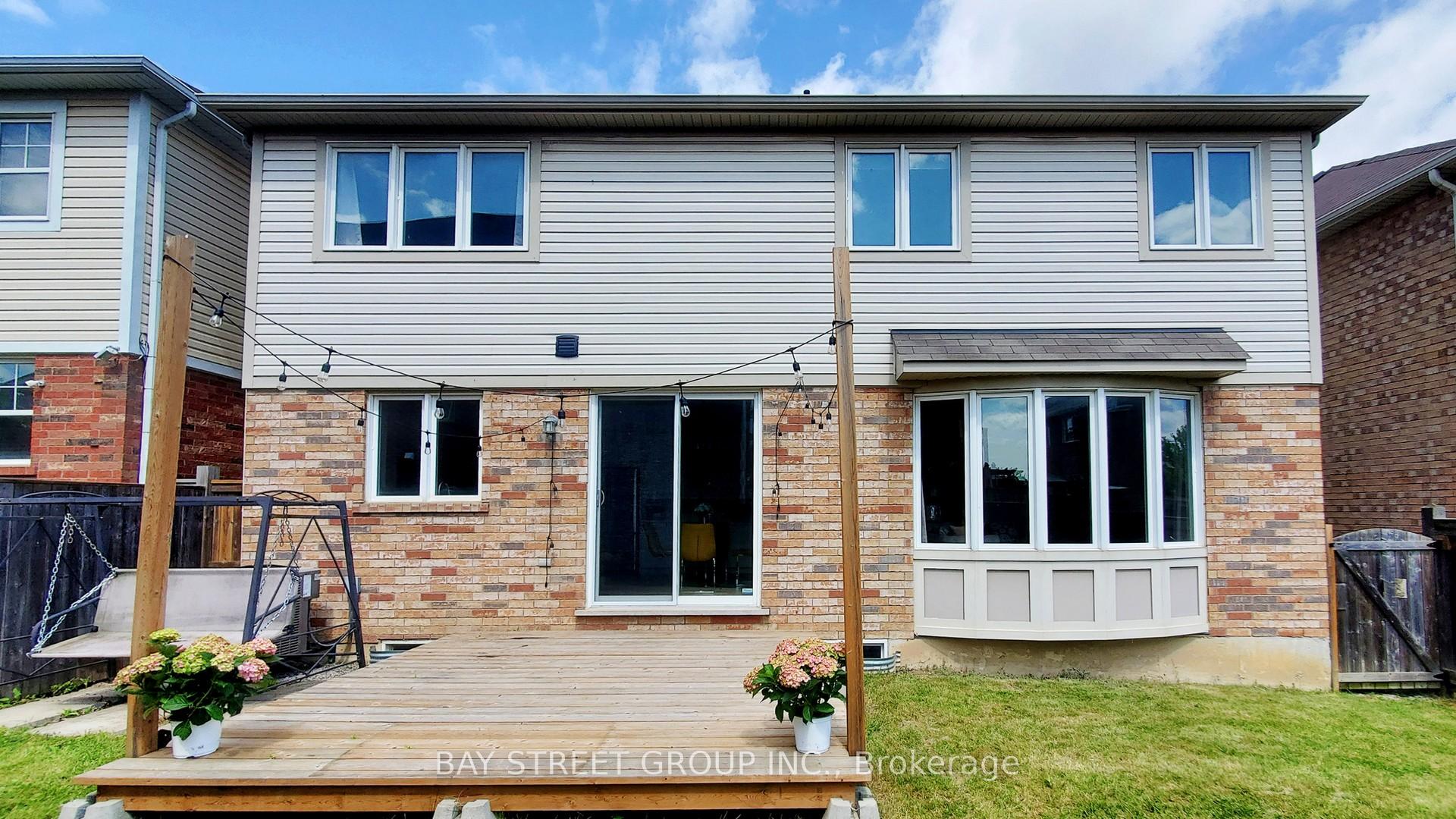 Photo 32 of 76 Roelfson Drive, Hamilton, Meadowlands — HOMEH