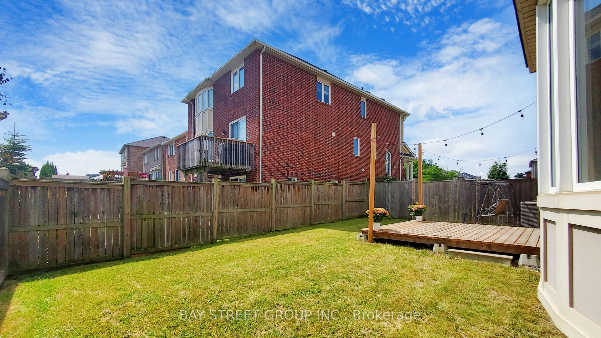 Photo 33 of 76 Roelfson Drive, Hamilton, Meadowlands — HOMEH
