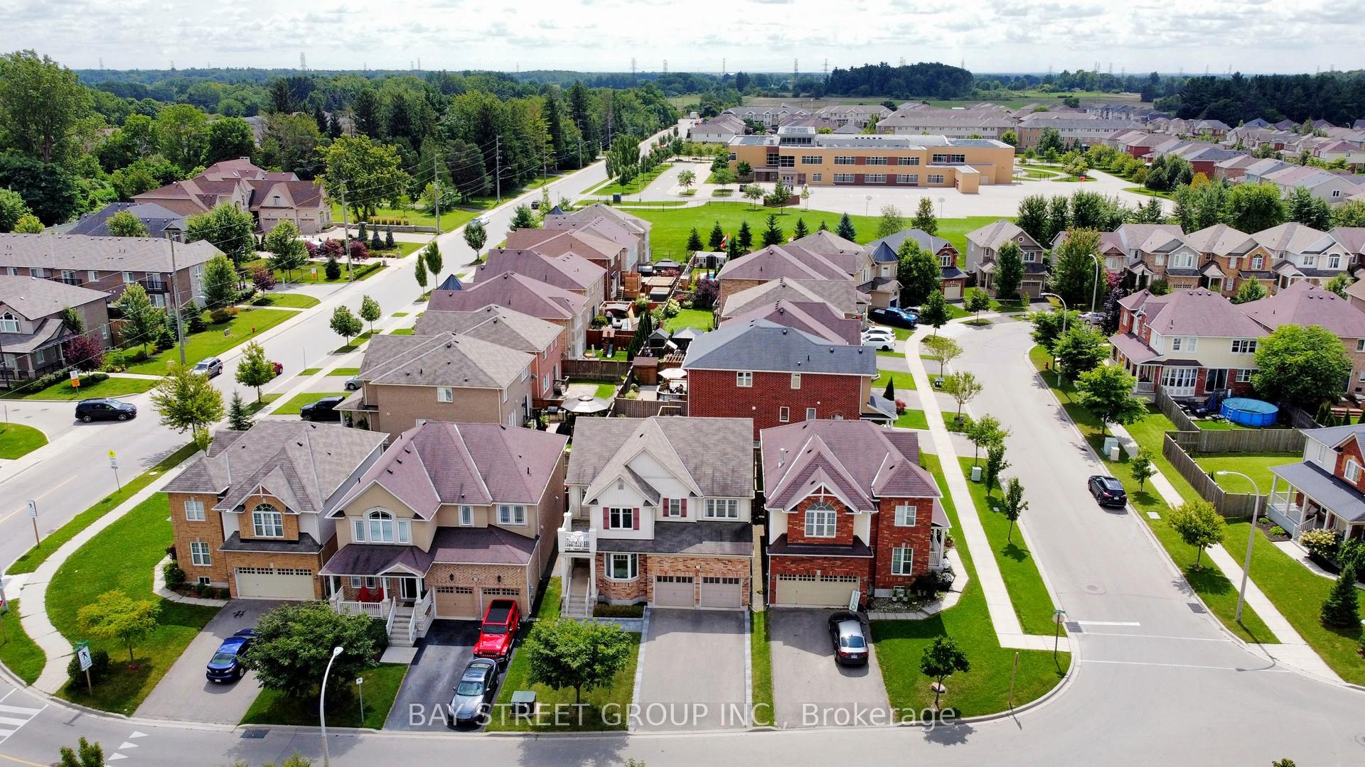 Photo 38 of 76 Roelfson Drive, Hamilton, Meadowlands — HOMEH