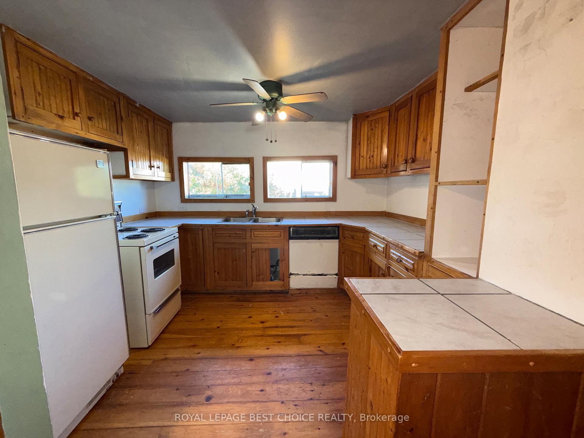 Photo 14 of 36 Russell Street, Cobalt — HOMEH