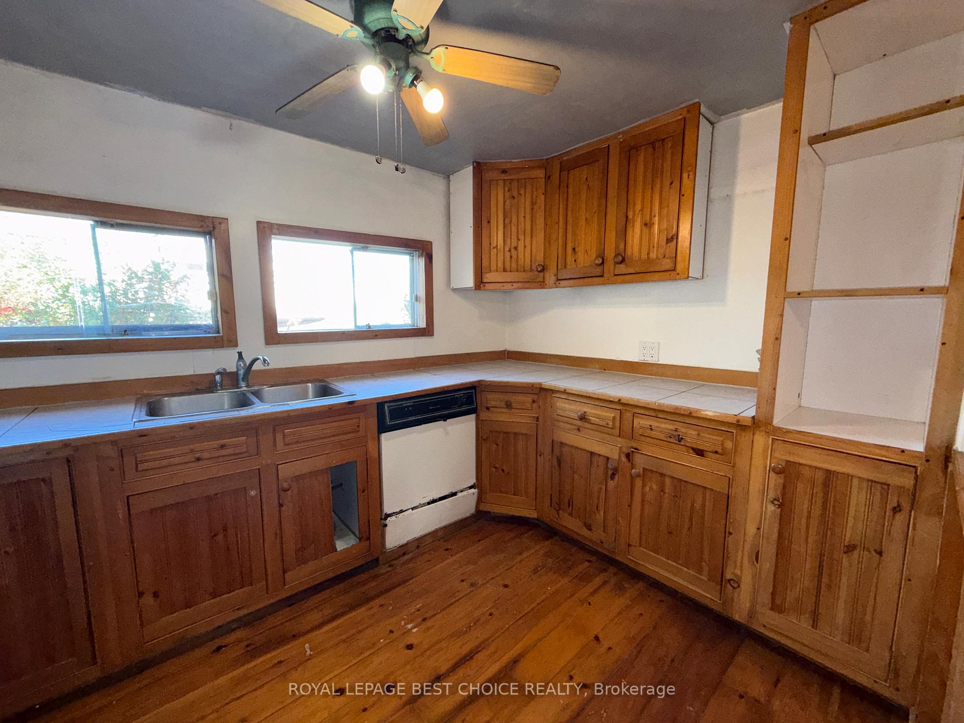 Photo 17 of 36 Russell Street, Cobalt — HOMEH