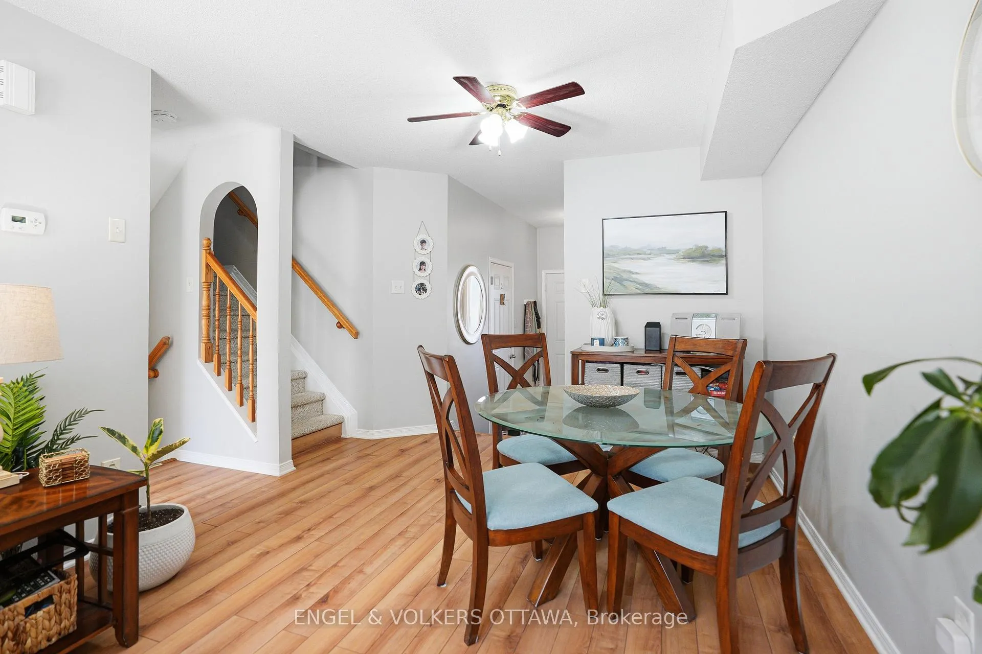 Photo 8 of 1092 Brasseur Crescent, Ottawa, Fallingbrook/Gardenway South — HOMEH