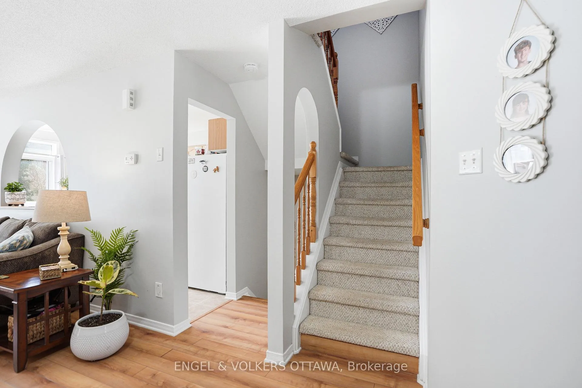 Photo 14 of 1092 Brasseur Crescent, Ottawa, Fallingbrook/Gardenway South — HOMEH