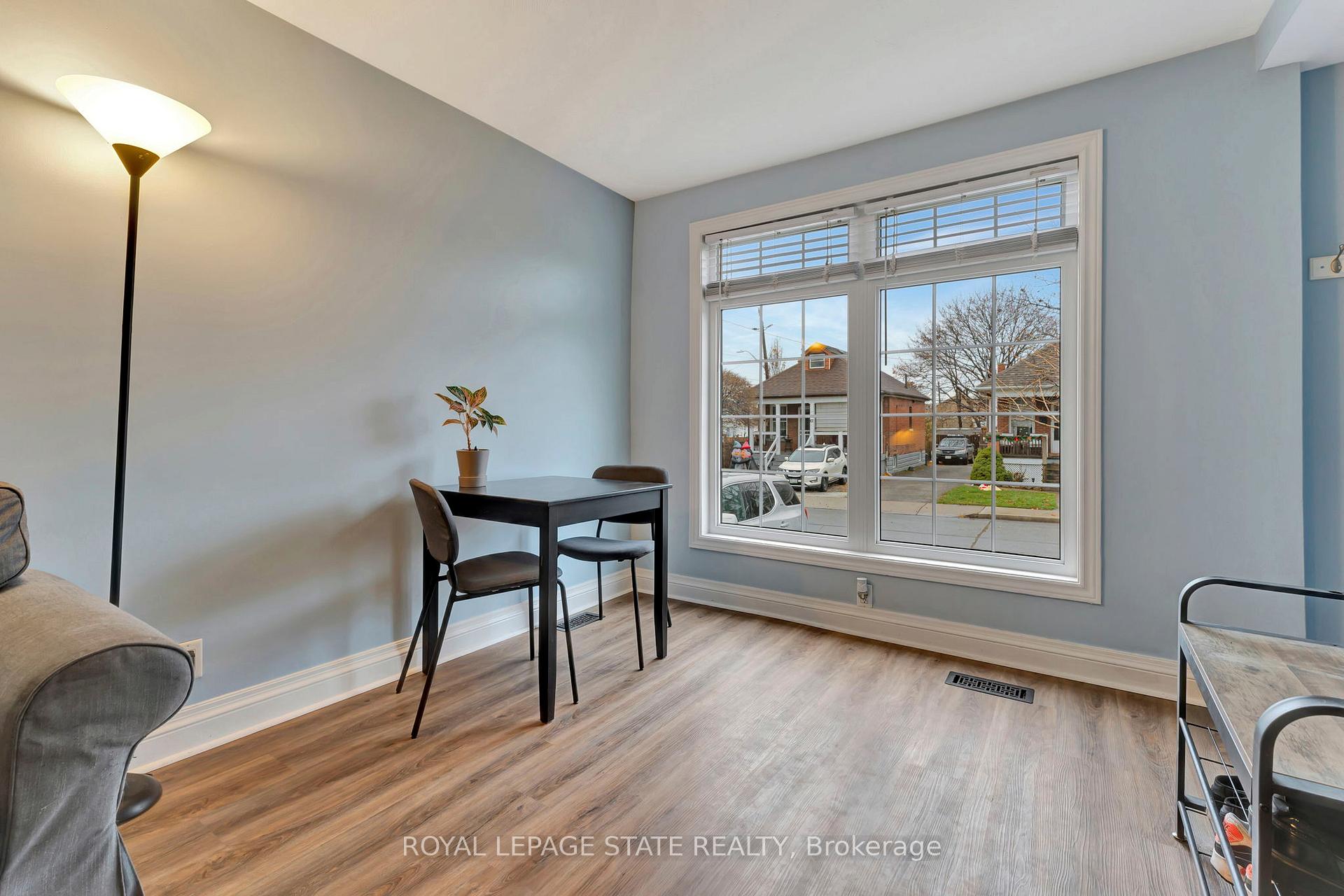 Photo 7 of 62 Houghton Avenue N, Hamilton, Crown Point — HOMEH