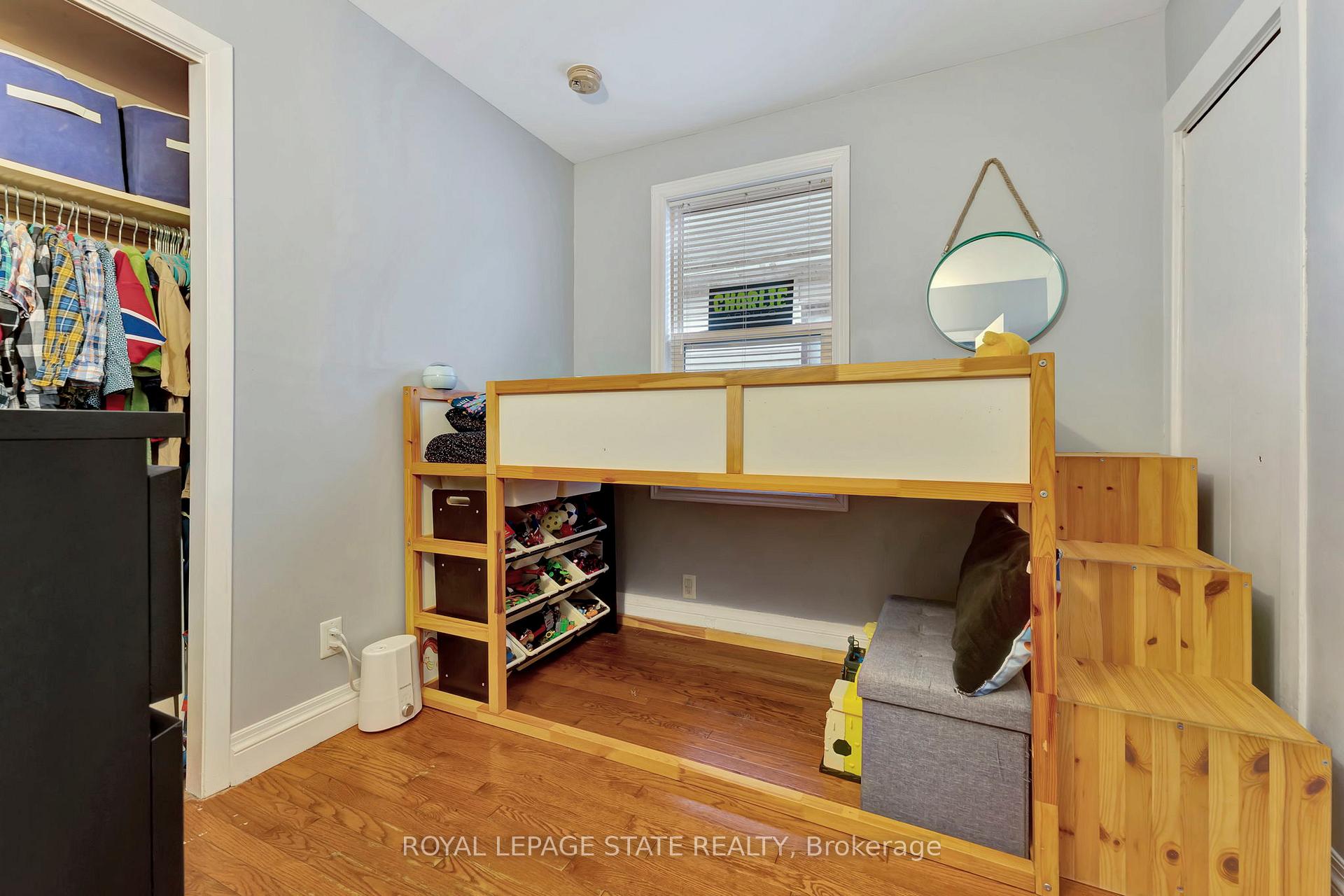 Photo 15 of 62 Houghton Avenue N, Hamilton, Crown Point — HOMEH