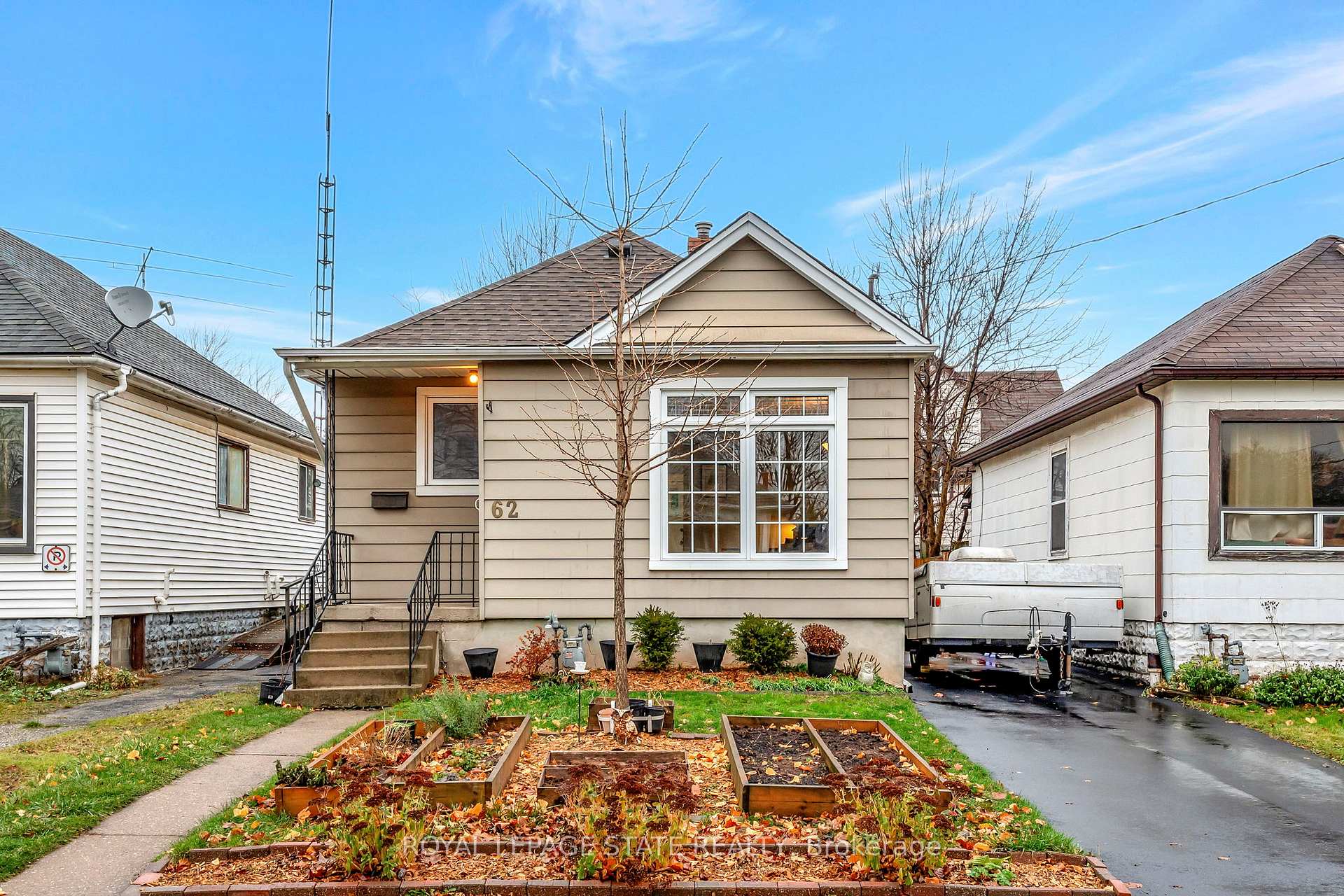Photo 27 of 62 Houghton Avenue N, Hamilton, Crown Point — HOMEH