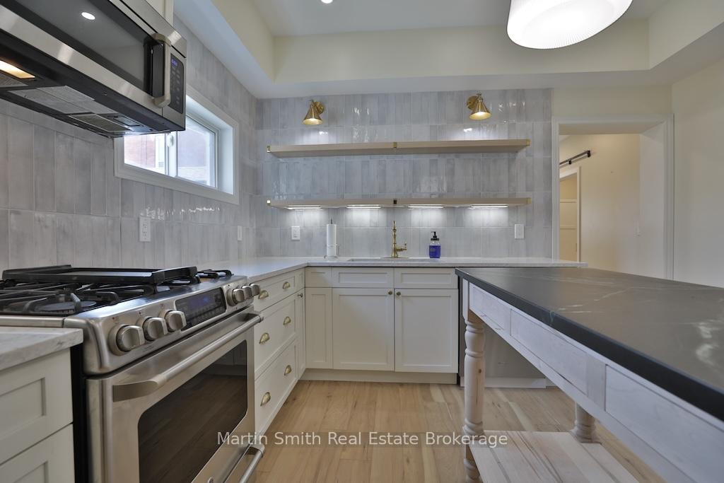 Photo 11 of 456 King William Street, Hamilton, Landsdale — HOMEH