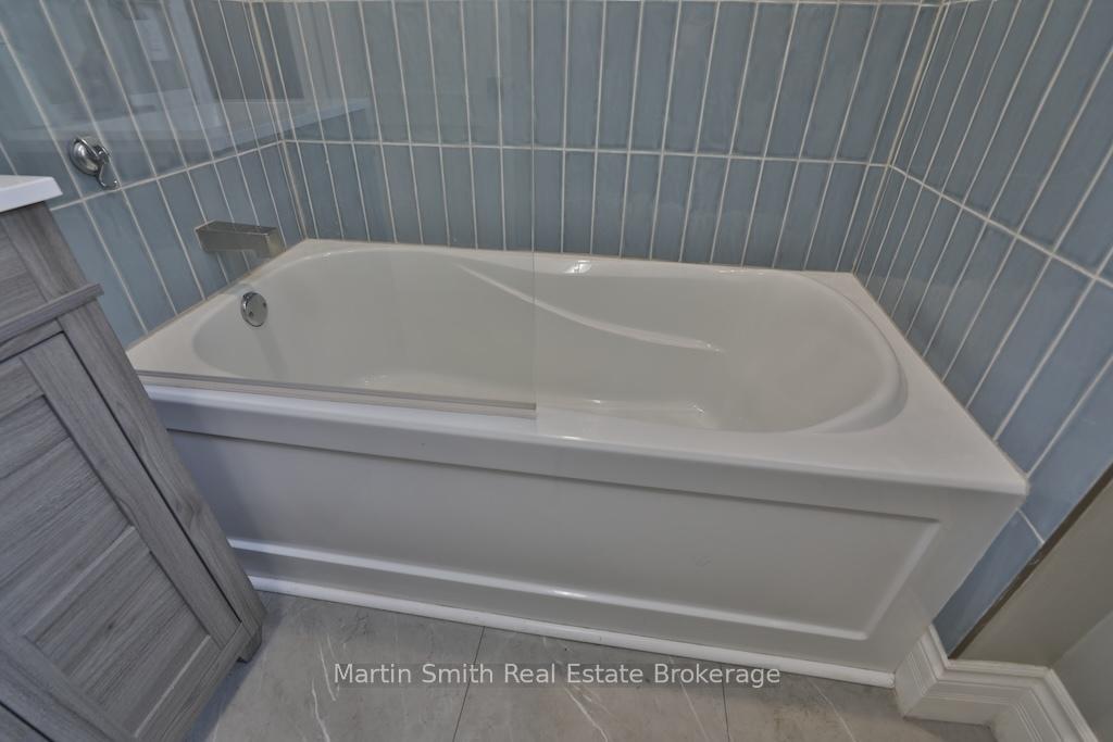 Photo 50 of 456 King William Street, Hamilton, Landsdale — HOMEH