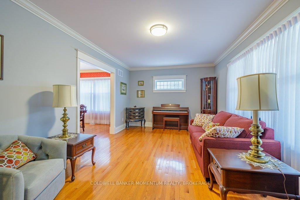 Photo 9 of 43 South Drive S, St. Catharines, Old Glenridge — HOMEH