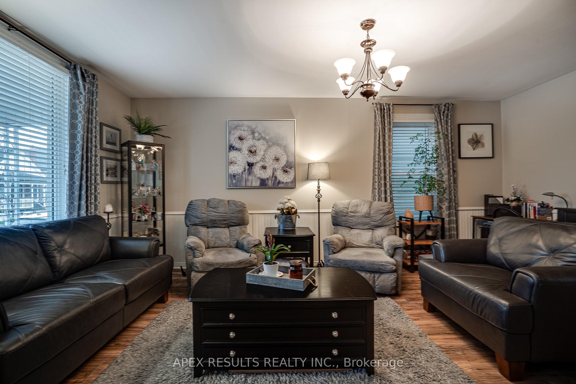 Photo 4 of 52 Mayflower Avenue, Hamilton, Crown Point — HOMEH
