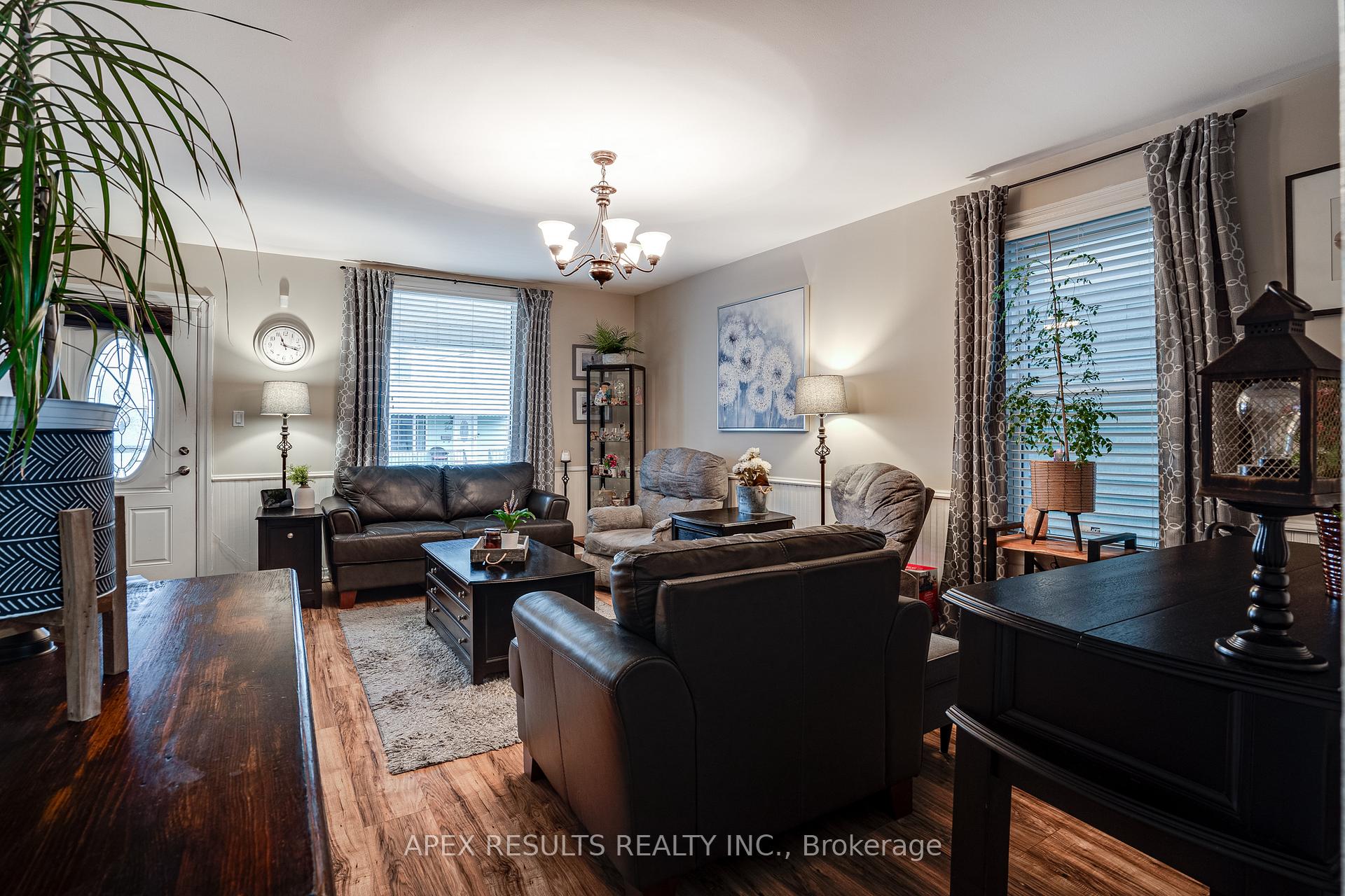 Photo 5 of 52 Mayflower Avenue, Hamilton, Crown Point — HOMEH