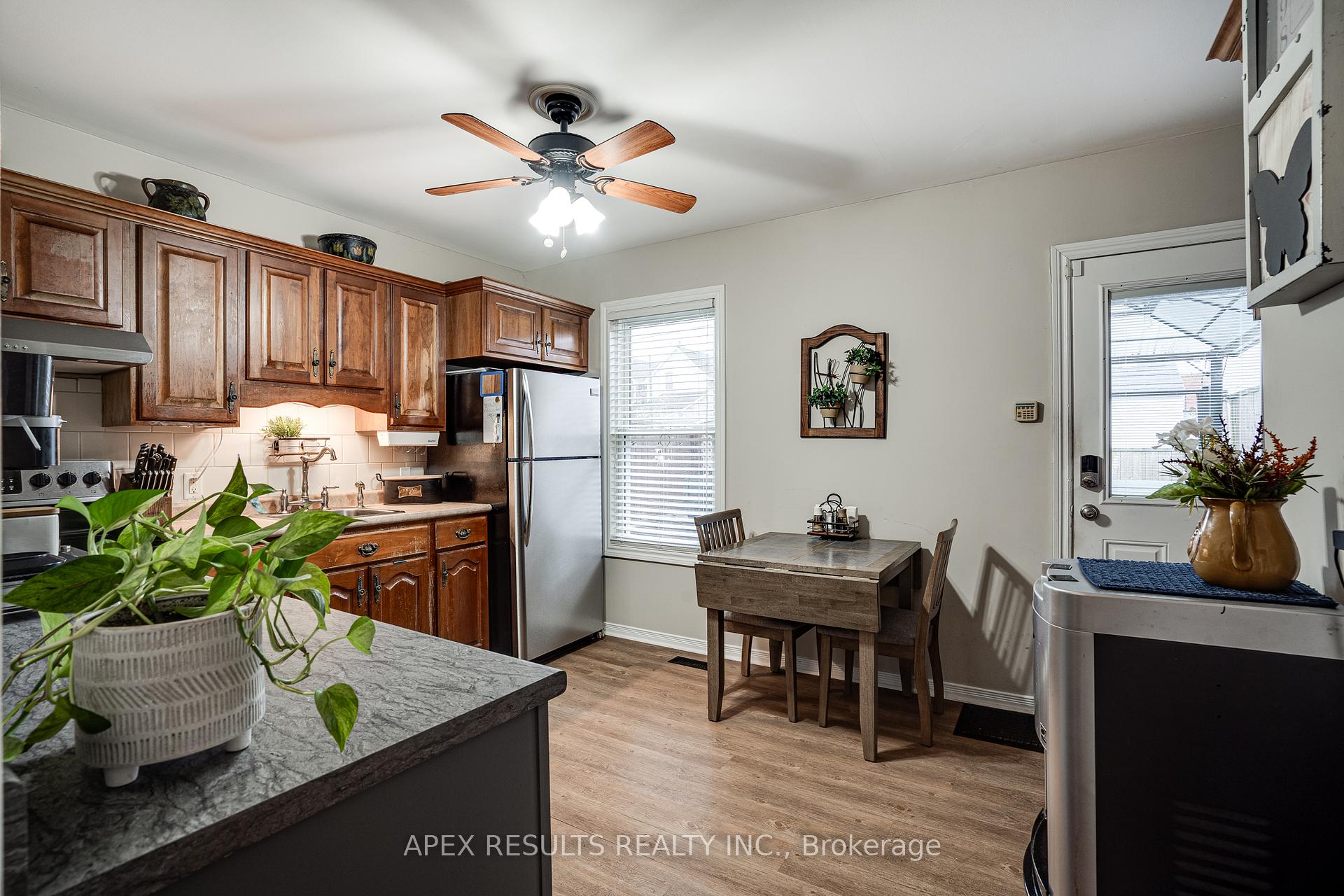 Photo 6 of 52 Mayflower Avenue, Hamilton, Crown Point — HOMEH