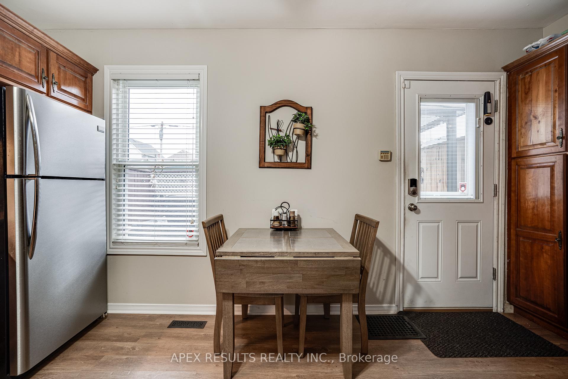 Photo 10 of 52 Mayflower Avenue, Hamilton, Crown Point — HOMEH