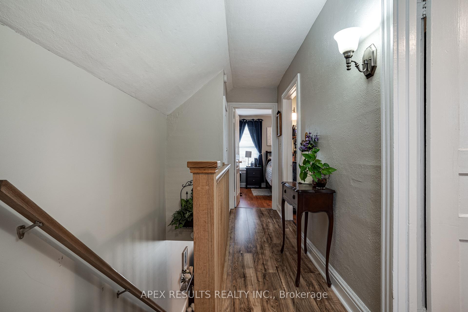 Photo 13 of 52 Mayflower Avenue, Hamilton, Crown Point — HOMEH