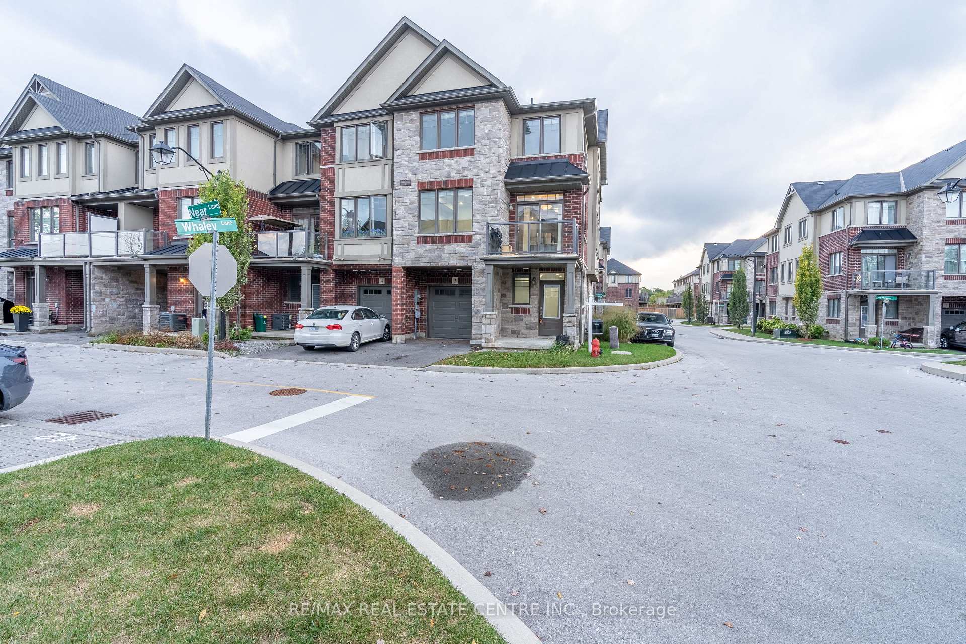 Photo 5 of 2 Near Lane, Hamilton, Ancaster — HOMEH