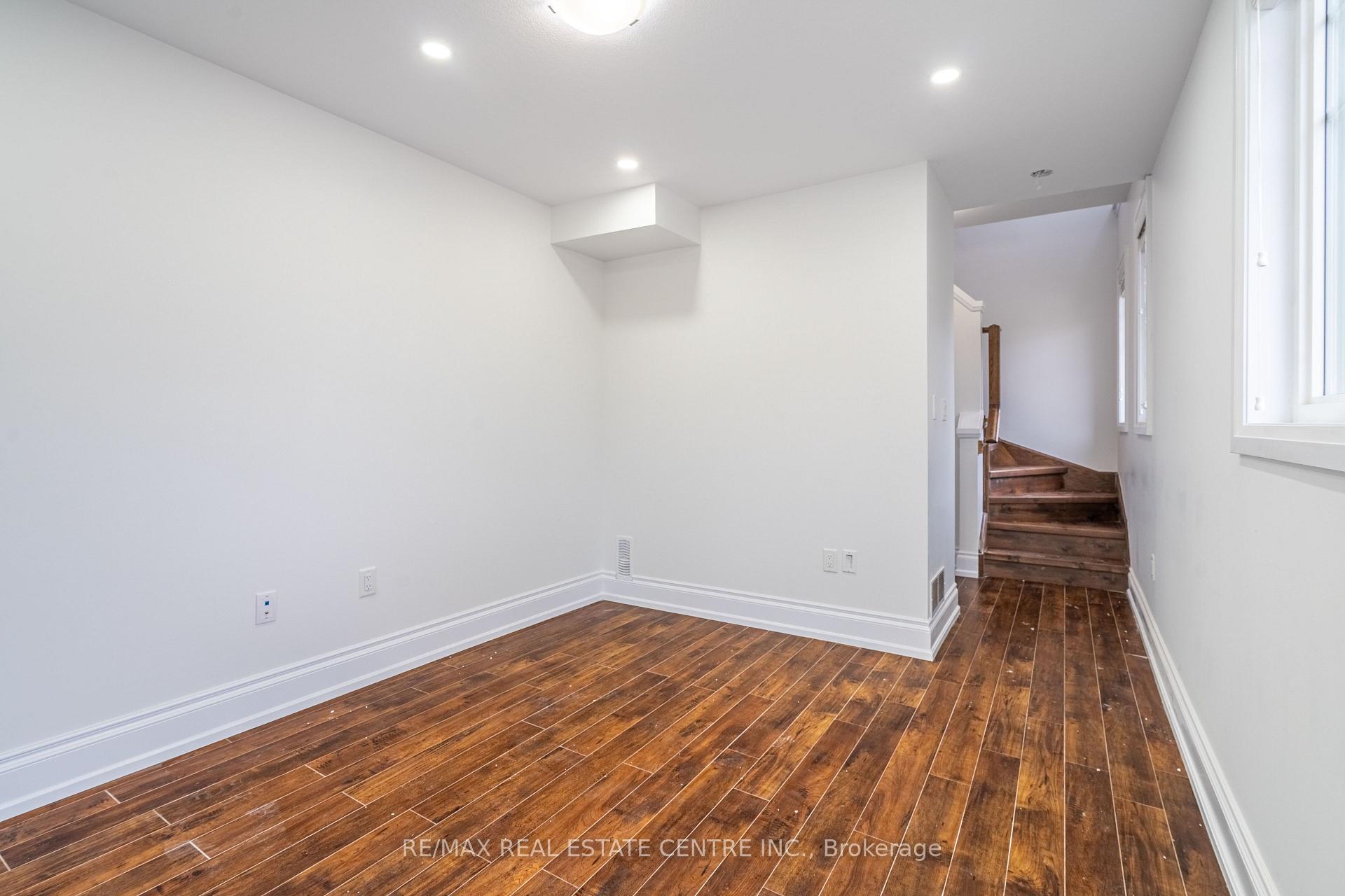 Photo 9 of 2 Near Lane, Hamilton, Ancaster — HOMEH