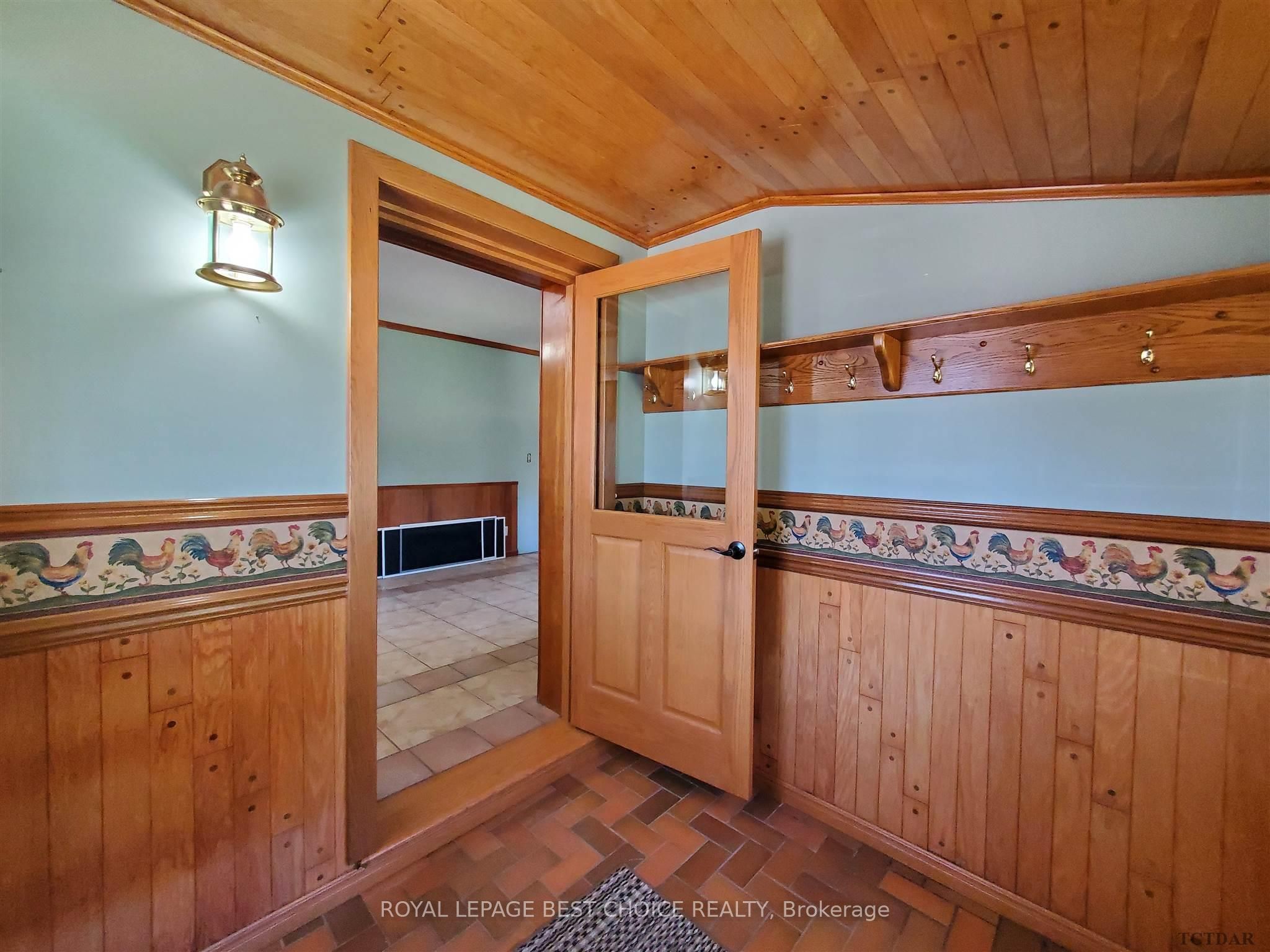 Photo 7 of 166015 Mini Farm Road, Armstrong, Earlton — HOMEH