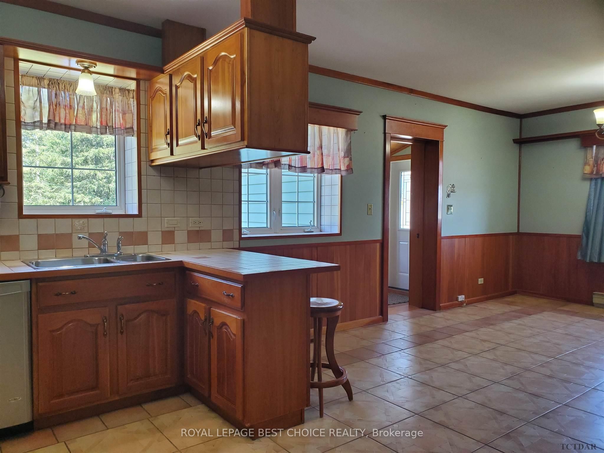 Photo 8 of 166015 Mini Farm Road, Armstrong, Earlton — HOMEH