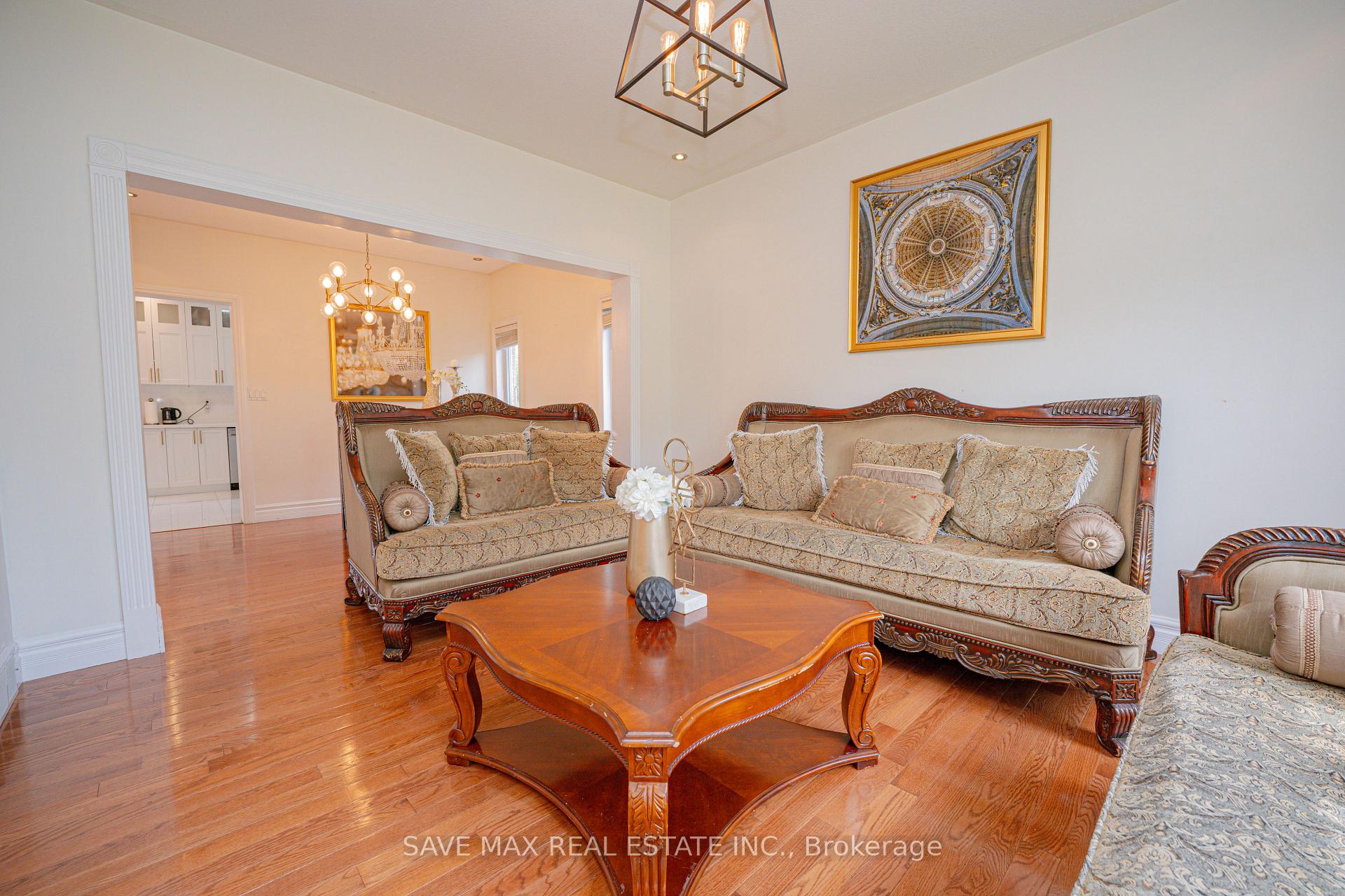 Photo 4 of 656 Geneva Street, St. Catharines, Lakeshore — HOMEH