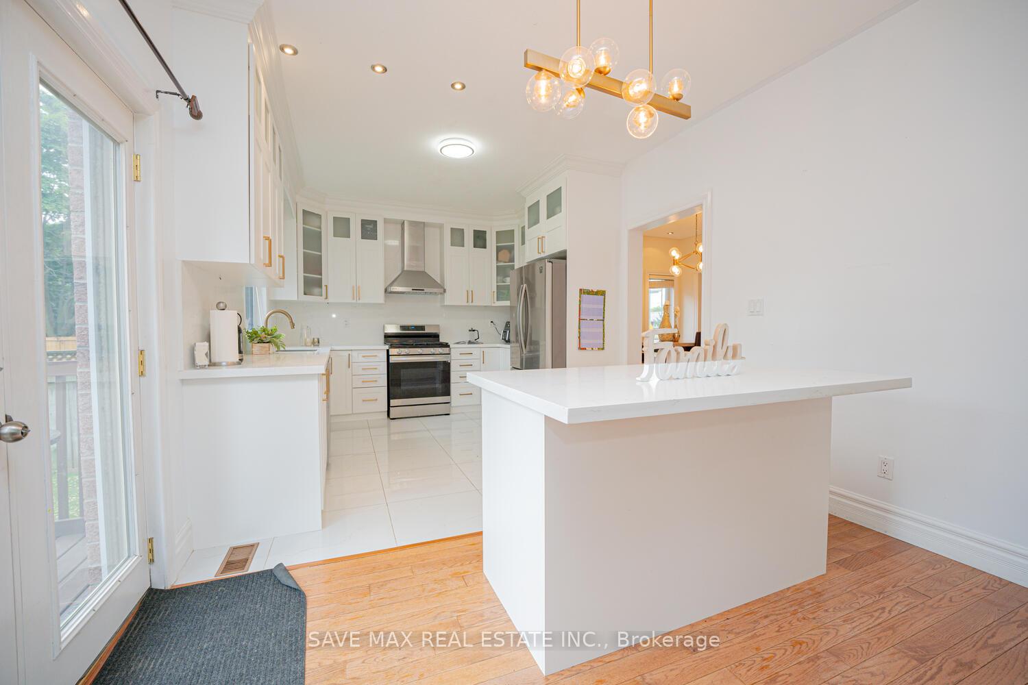 Photo 8 of 656 Geneva Street, St. Catharines, Lakeshore — HOMEH