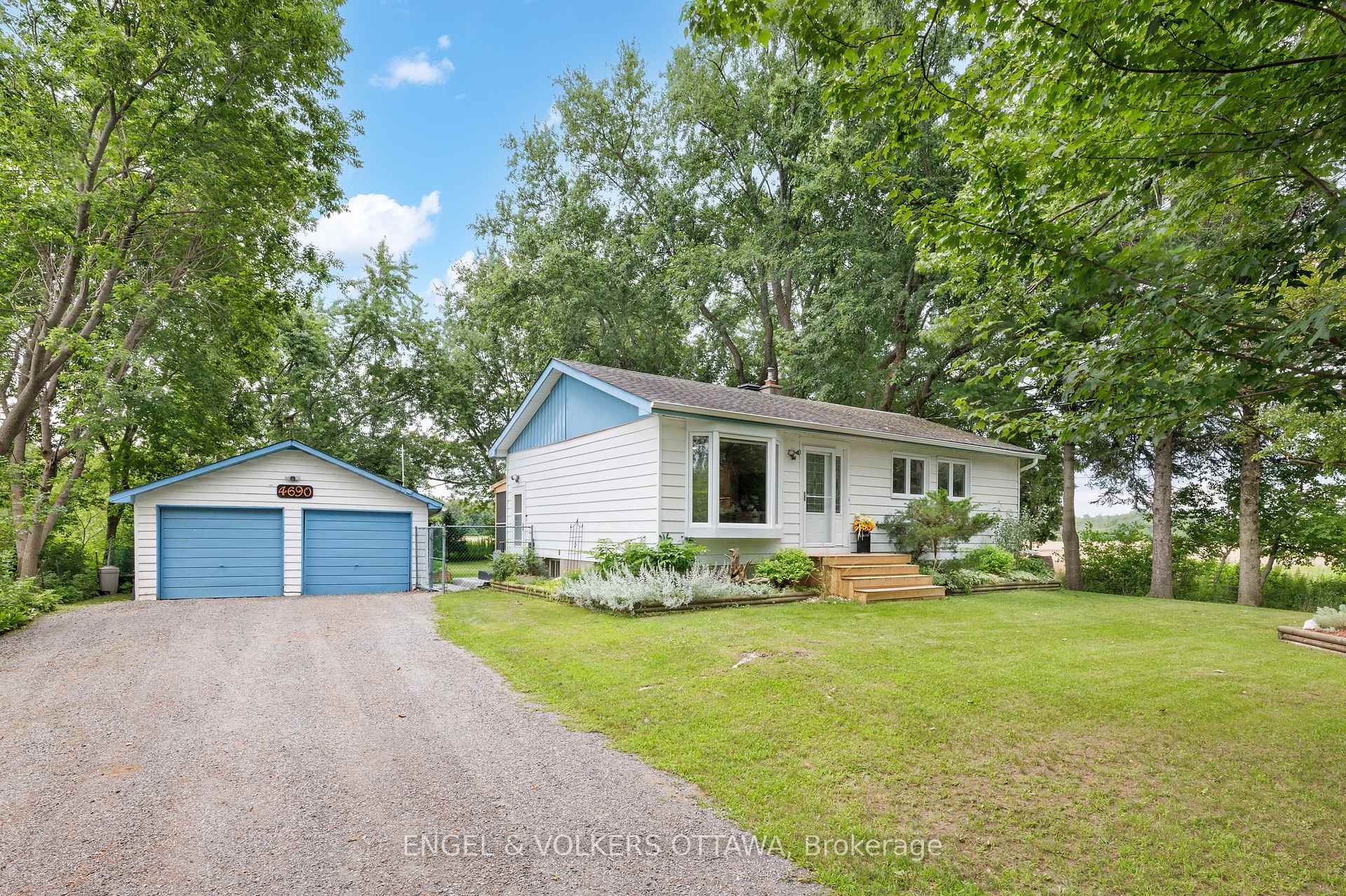 Photo 1 of 4690 Thunder Road, Ottawa, Carlsbad Springs — HOMEH