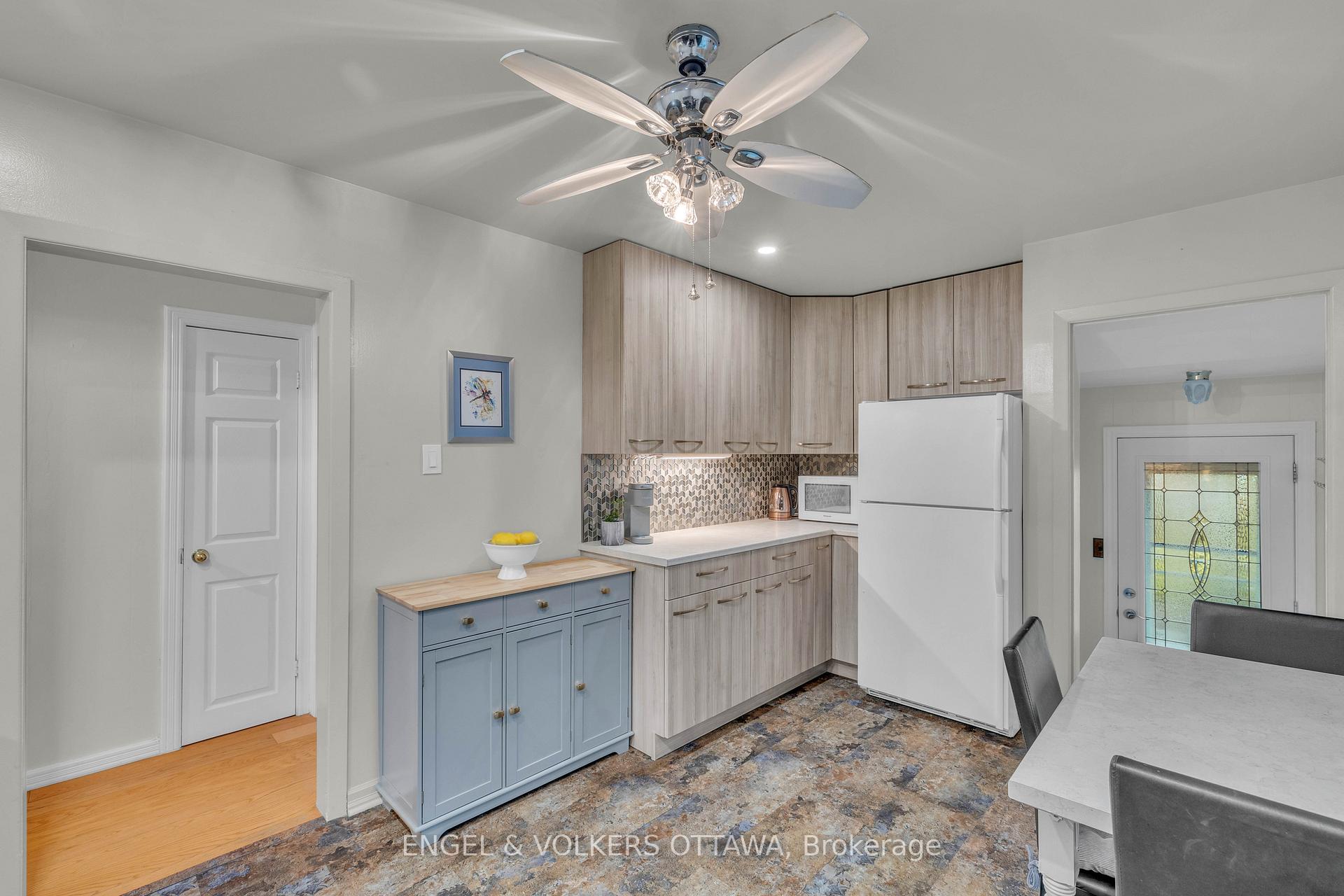 Photo 10 of 4690 Thunder Road, Ottawa, Carlsbad Springs — HOMEH