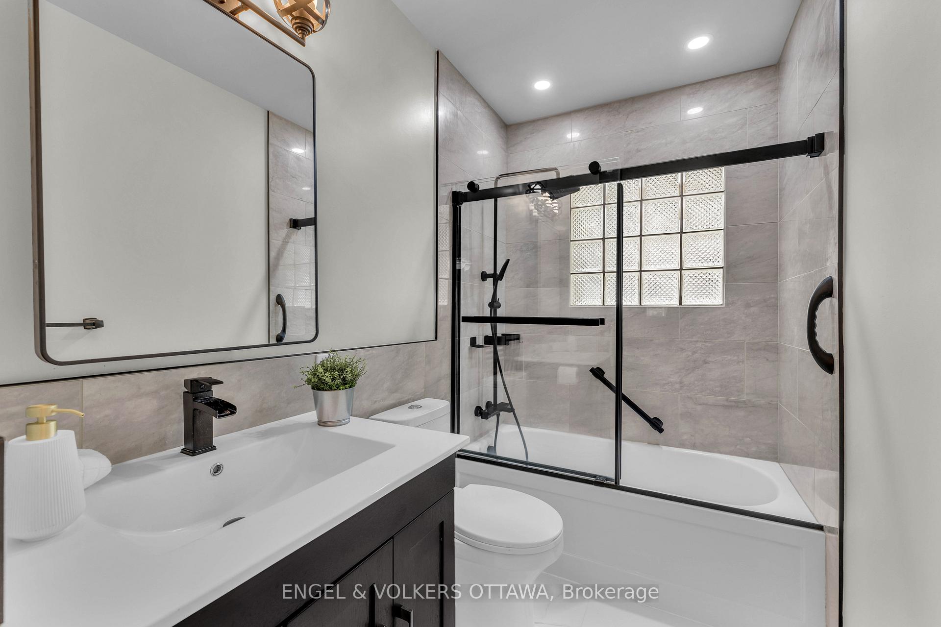 Photo 12 of 4690 Thunder Road, Ottawa, Carlsbad Springs — HOMEH